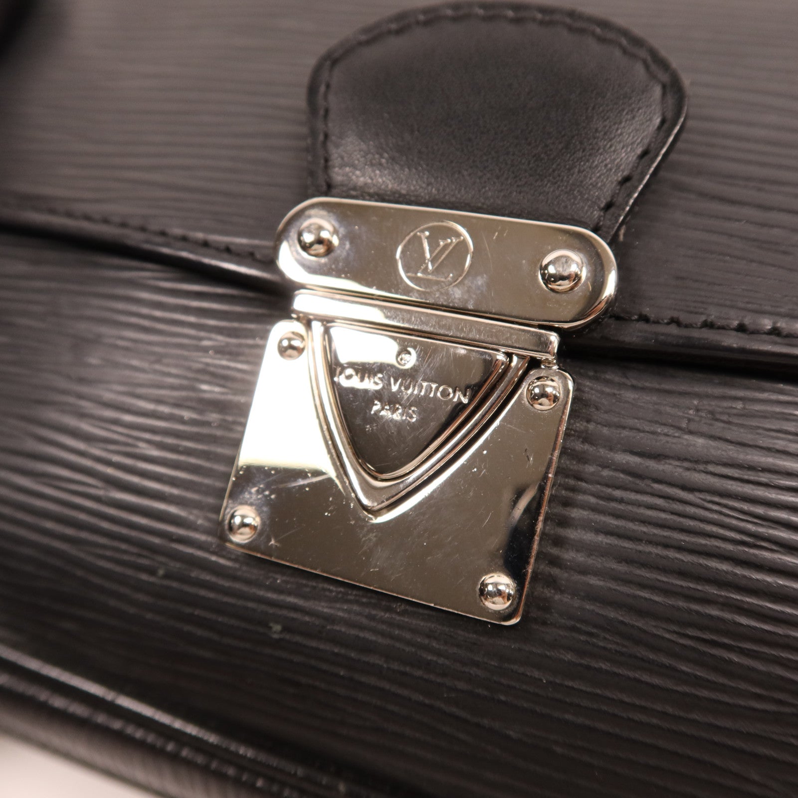 LOUIS VUITTON Epi Segur Pochette銀扣肩背袋