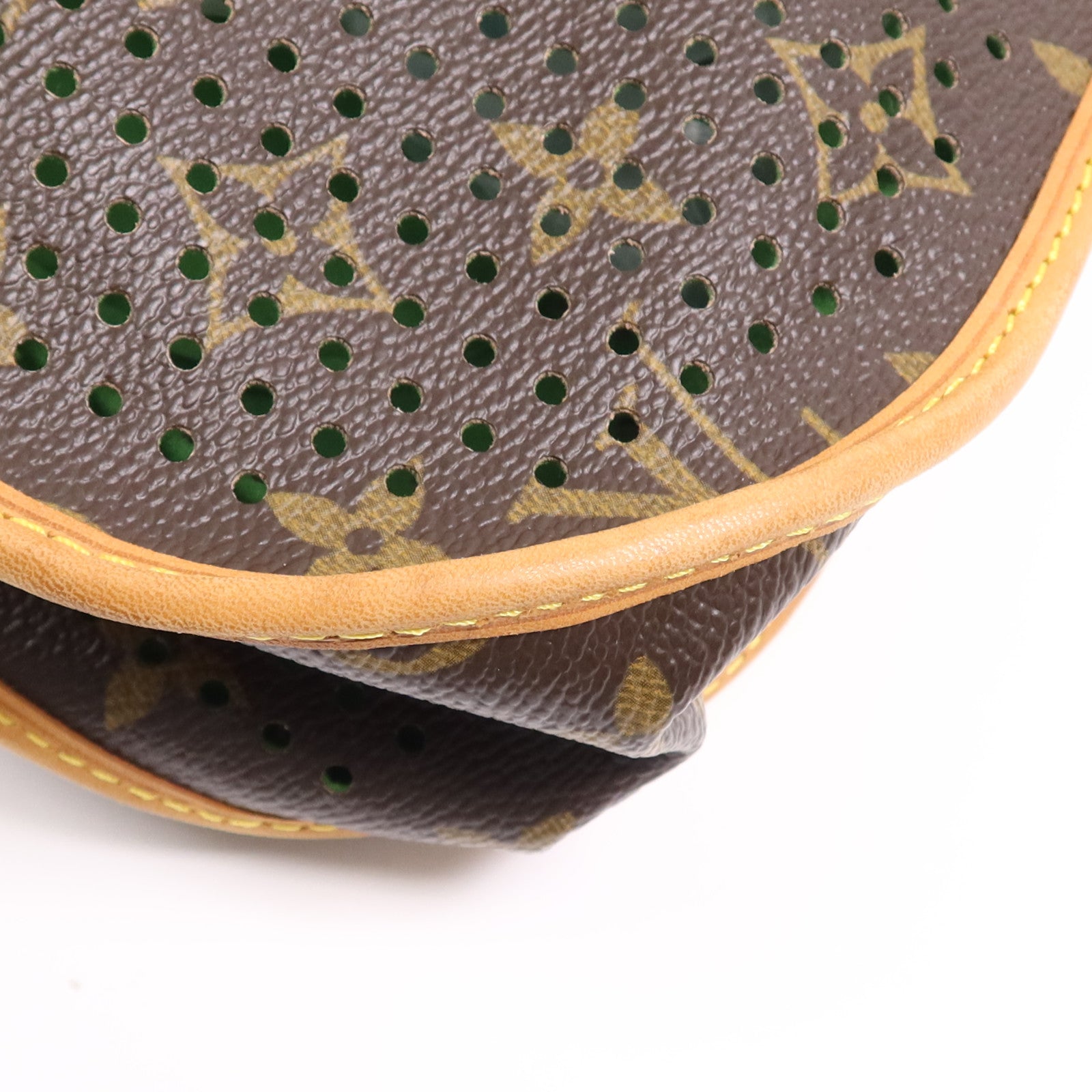 LOUIS VUITTON Monogram Perfo Musette金扣肩背袋