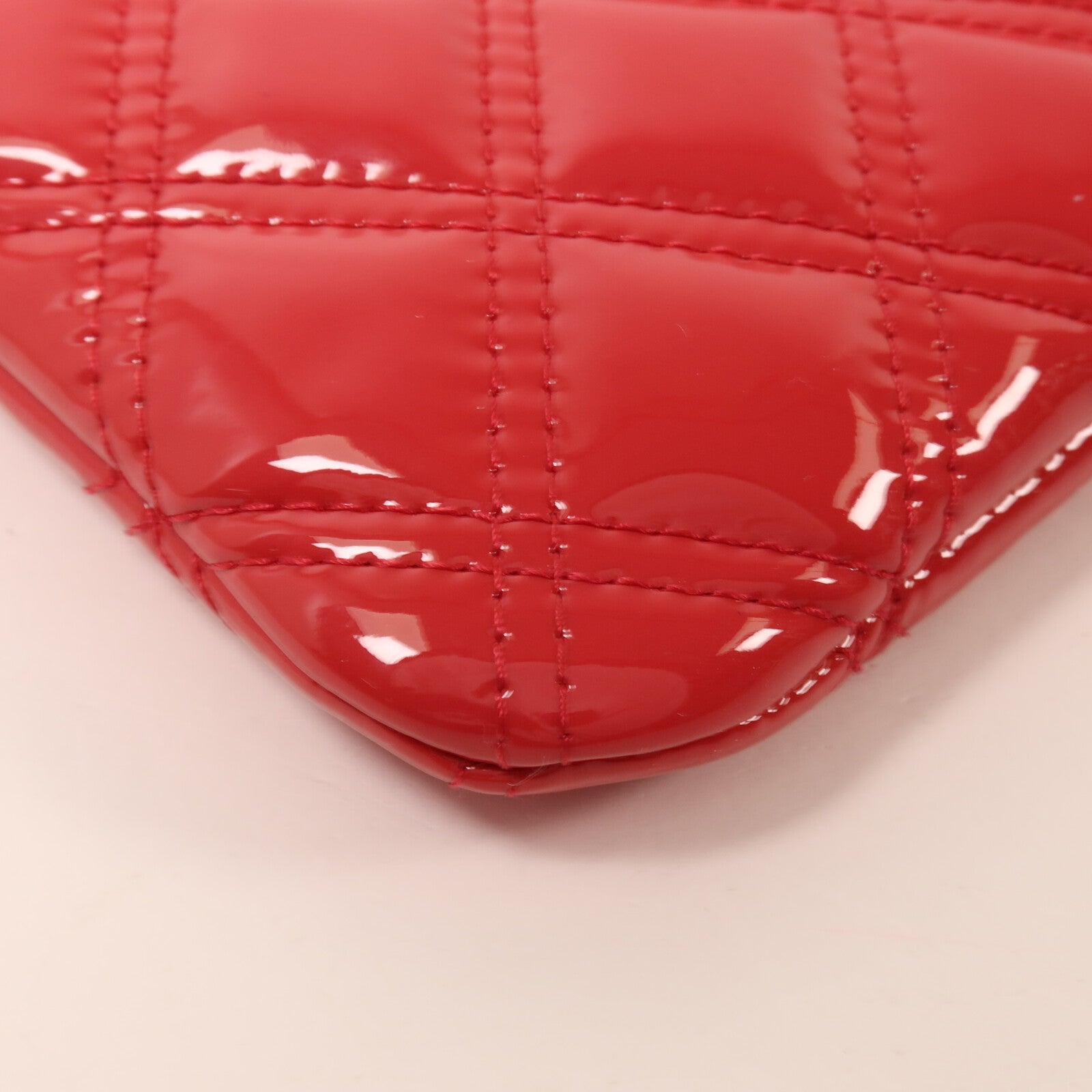 CHANEL 漆皮皮革Matelasse O-Case Clutch手拿包