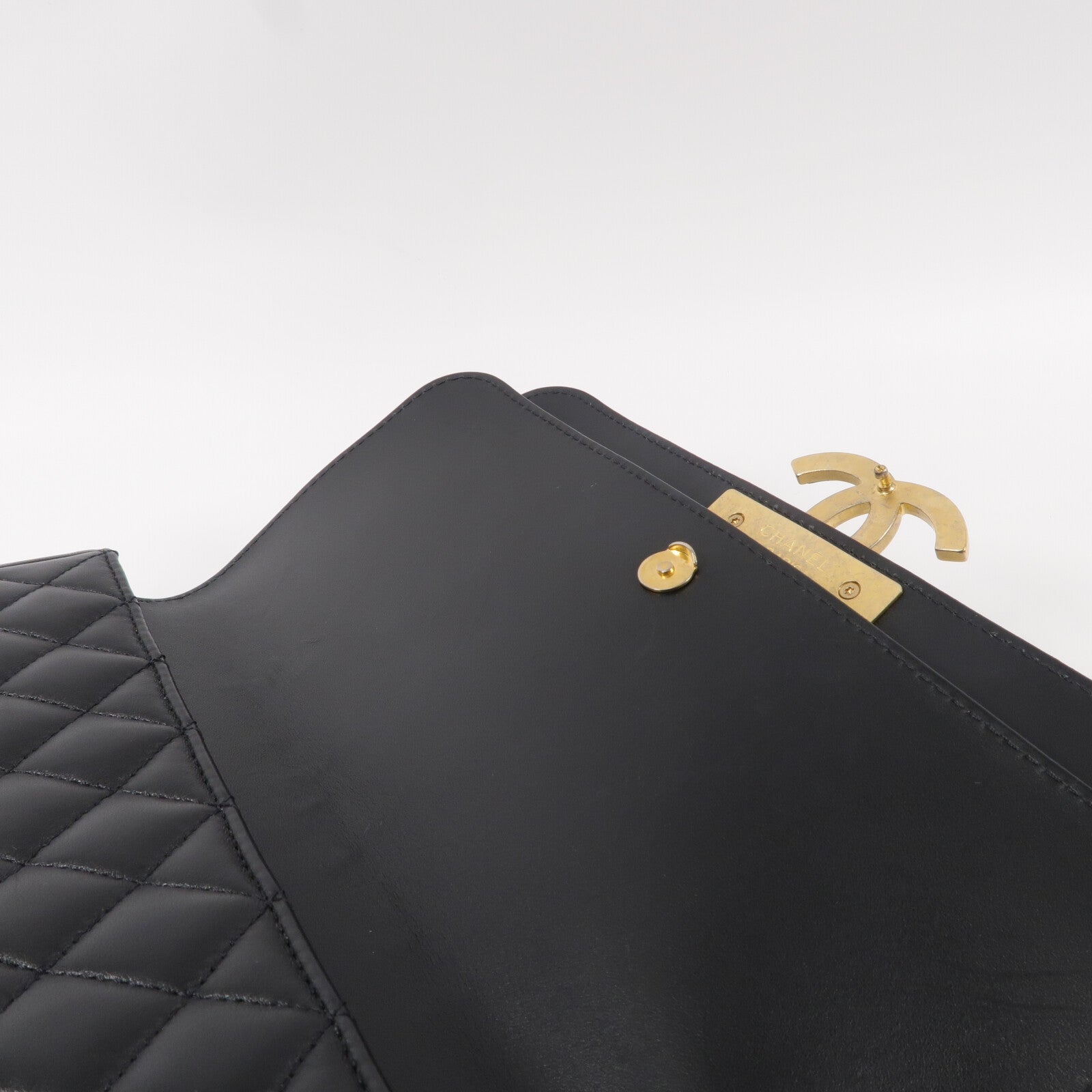 CHANEL 羊皮皮革CC Logo Flap鏈帶肩背袋