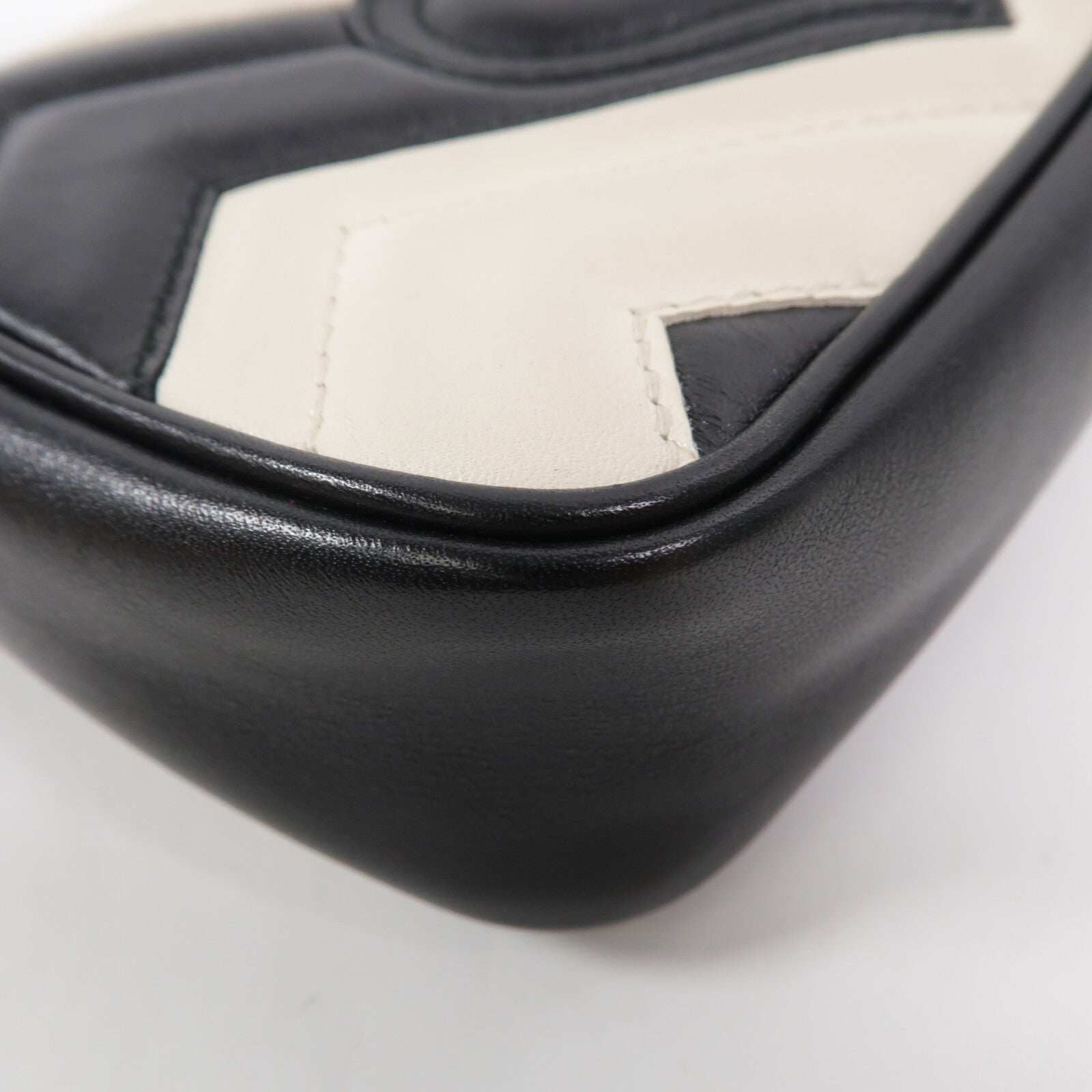 GUCCI 牛皮皮革GG Marmont Super Mini鏈帶肩背袋