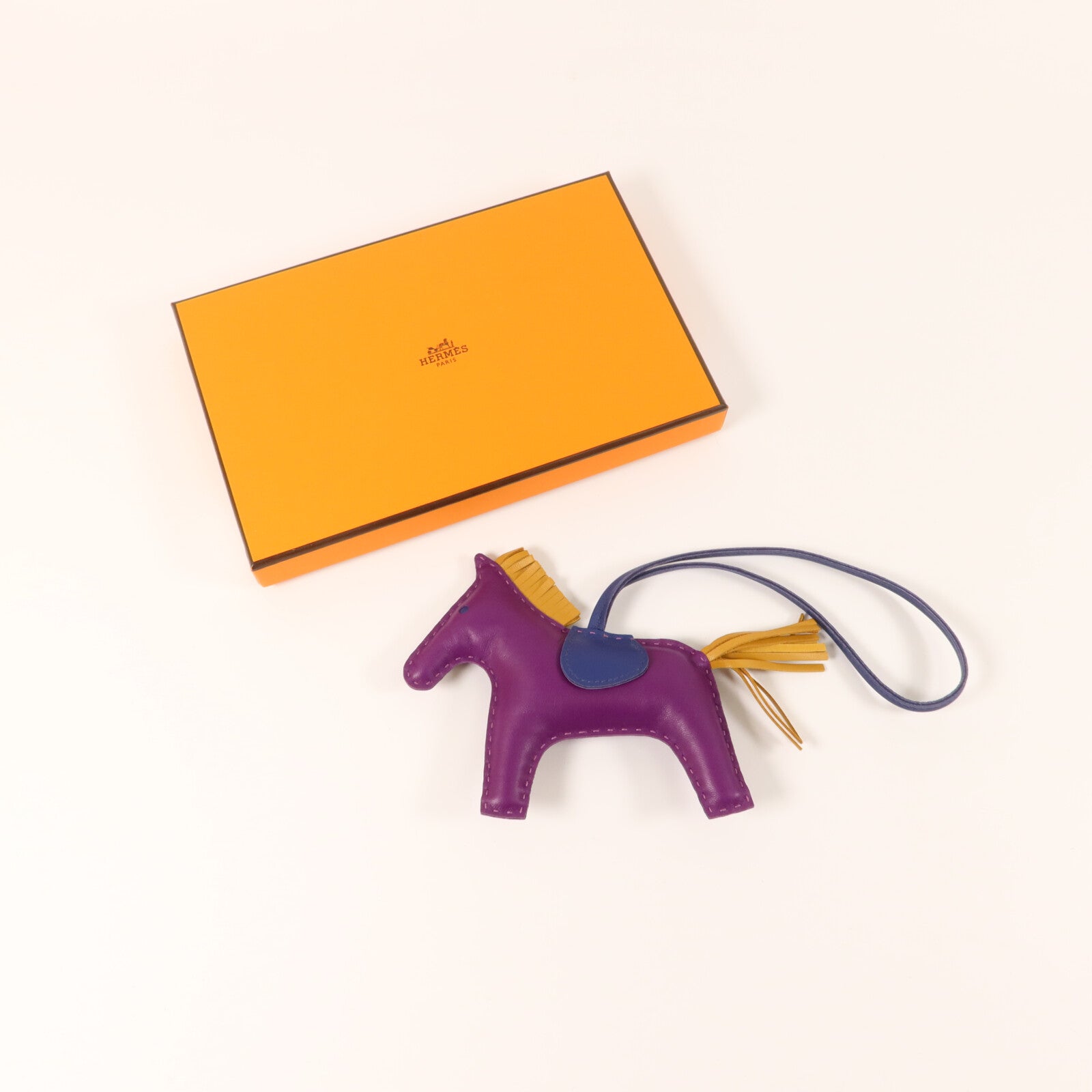 HERMES Milo皮革Rodeo MM掛飾Violet/Sesame/Bleu Saphir