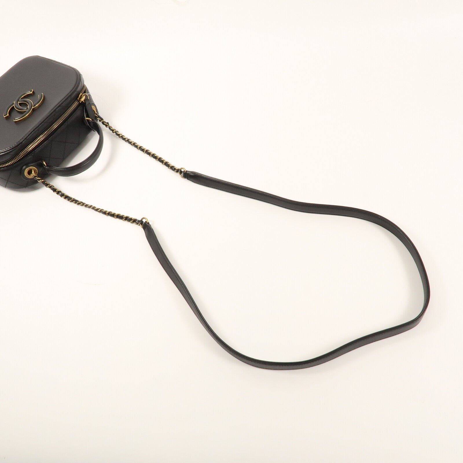 CHANEL 牛皮皮革Chain Shoulder金扣鏈帶手挽肩背兩用袋