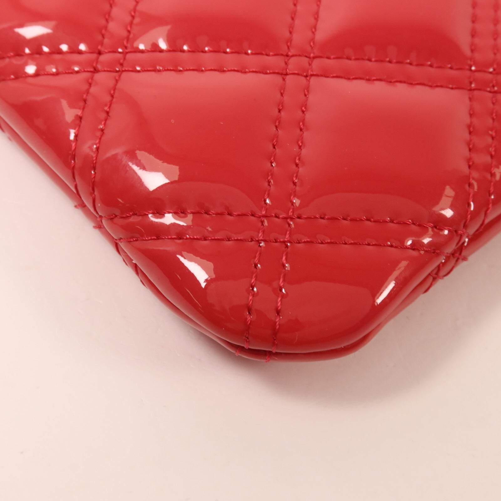 CHANEL 漆皮皮革Matelasse O-Case Clutch手拿包