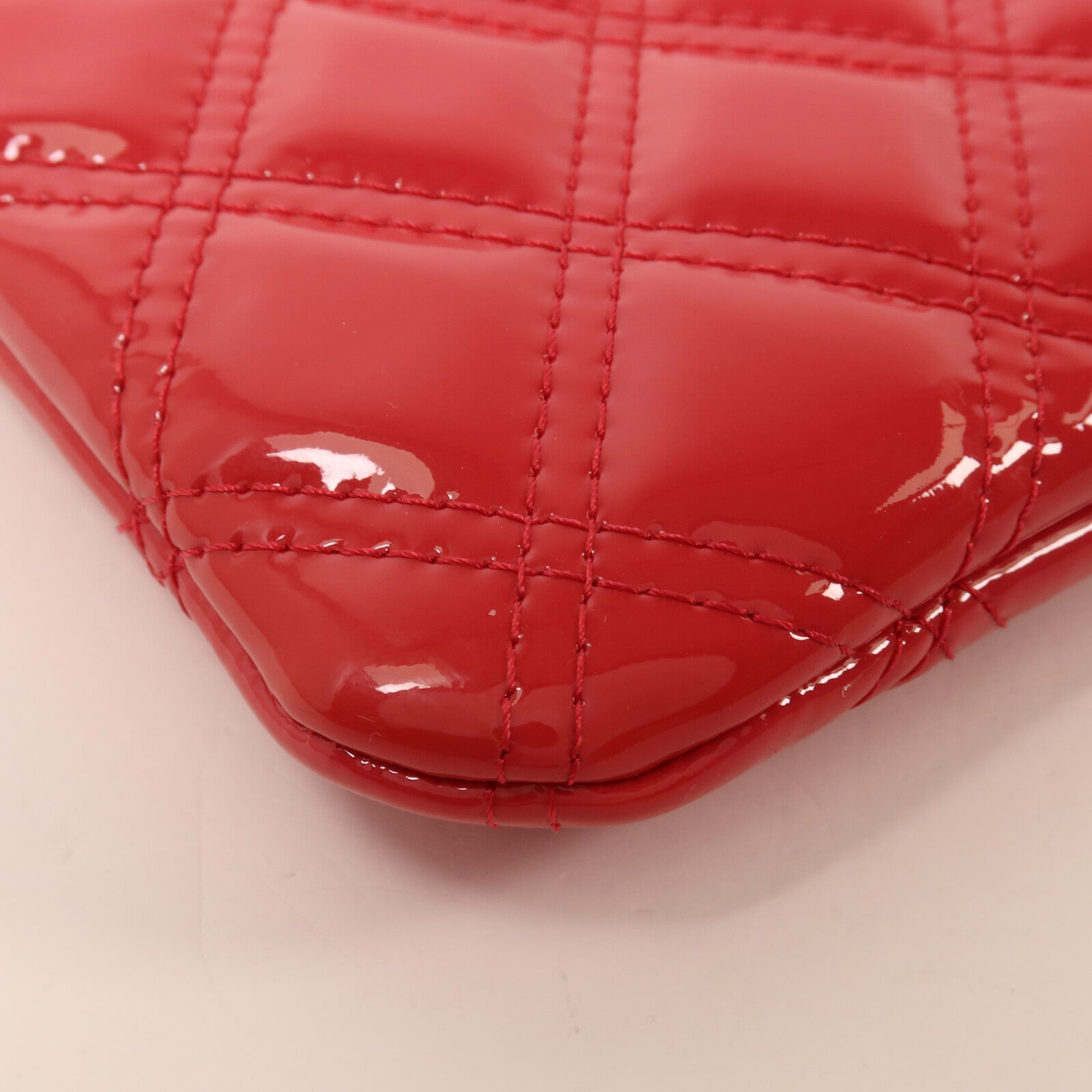 CHANEL 漆皮皮革Matelasse O-Case Clutch手拿包