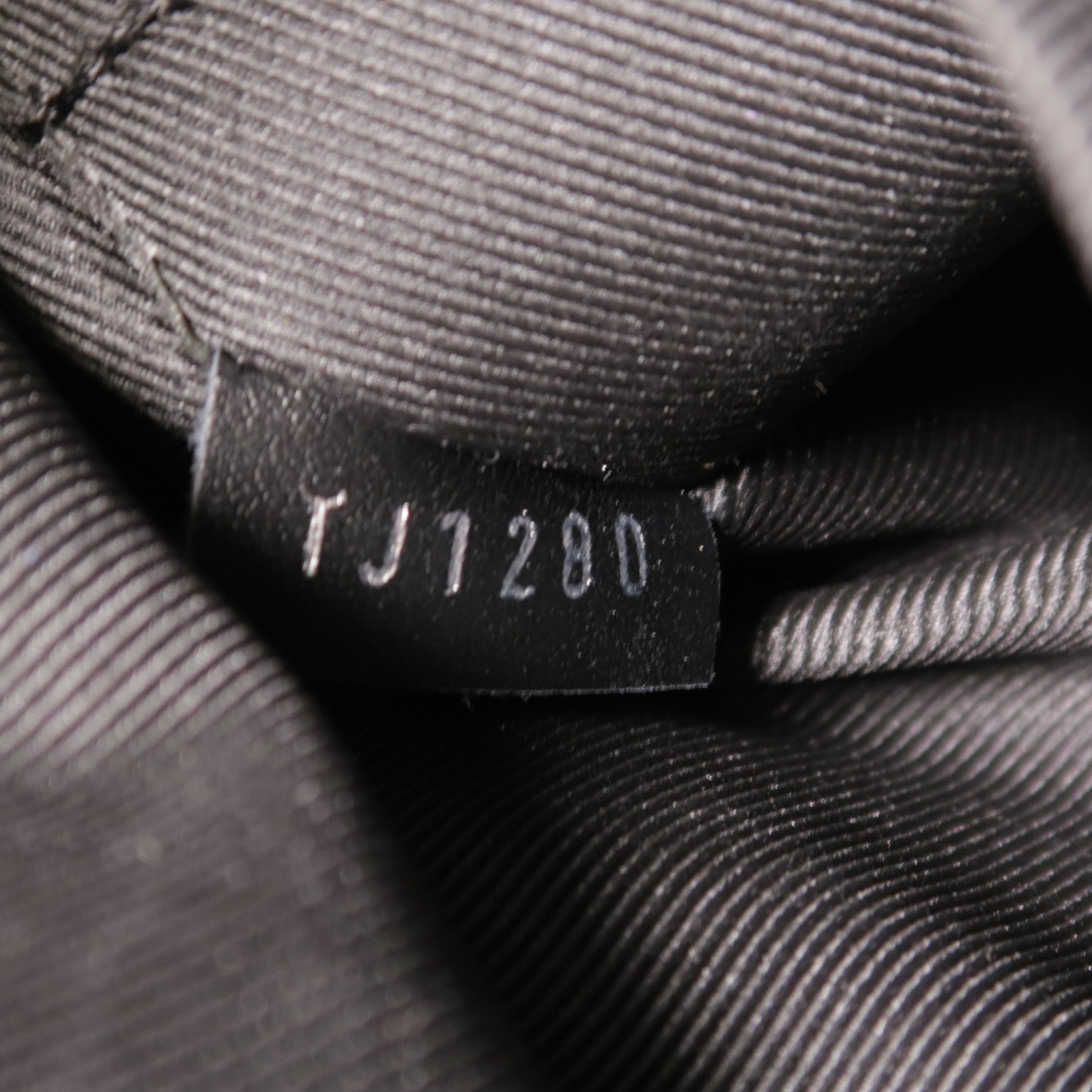 LOUIS VUITTON LV SHW Trio Messenger Shoulder Bag M69443 Monogram Eclipse Reverse