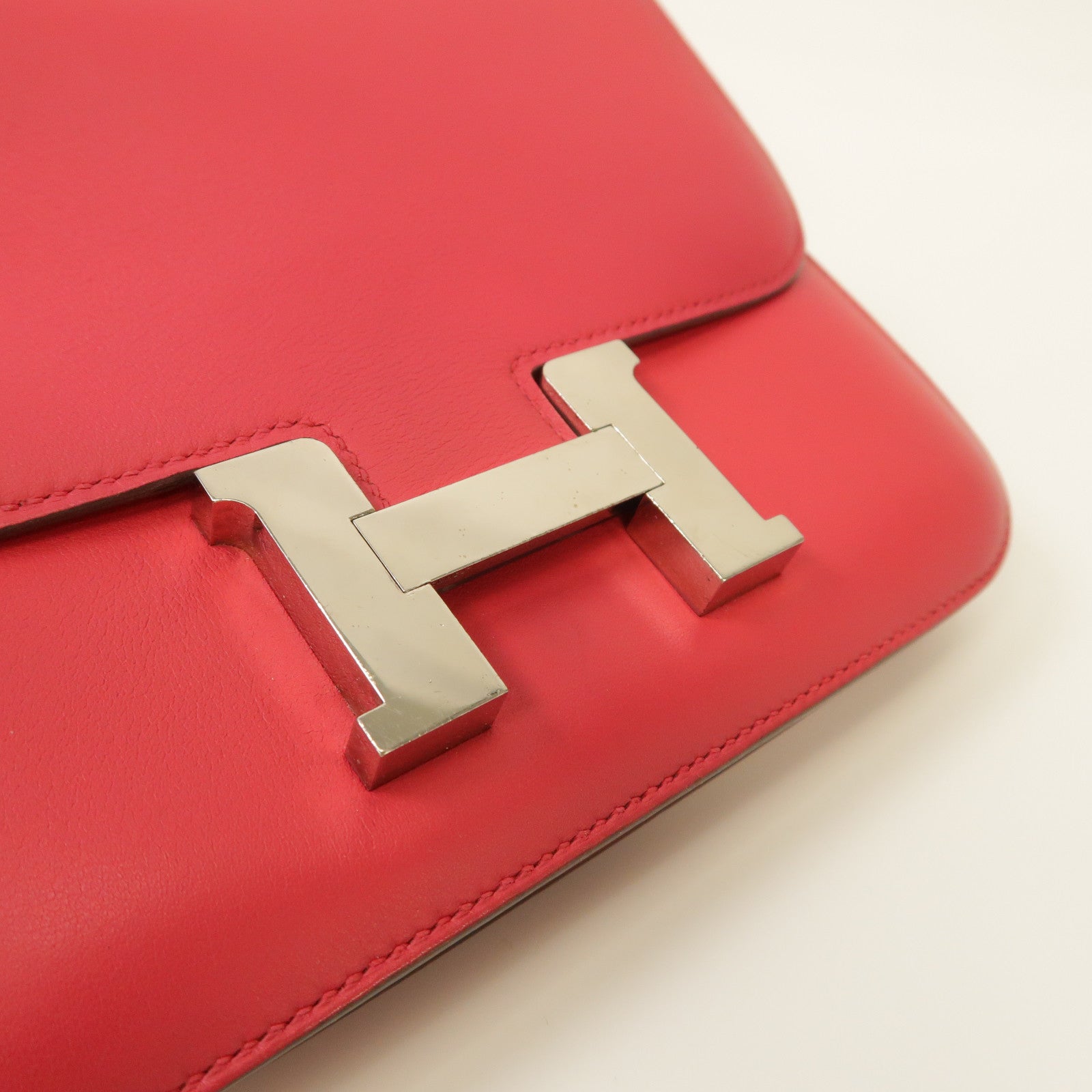 HERMES 【激減優惠】Swift皮革Mini Constance銀扣肩背袋紅色