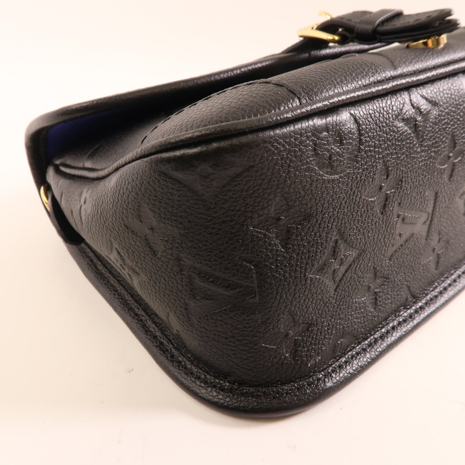 LOUIS VUITTON Monogram Empreinte Diane金扣肩背袋黑色