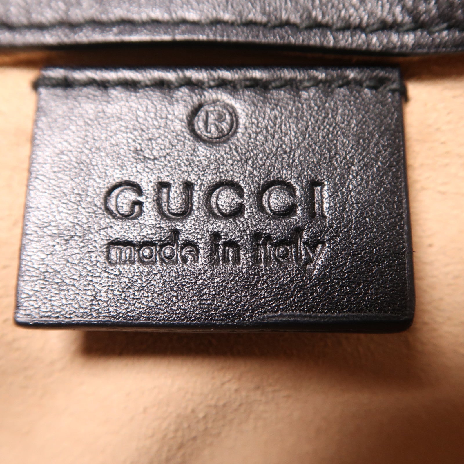 GUCCI Chevron皮革GG Marmont Super Mini金扣鏈帶肩背袋黑色