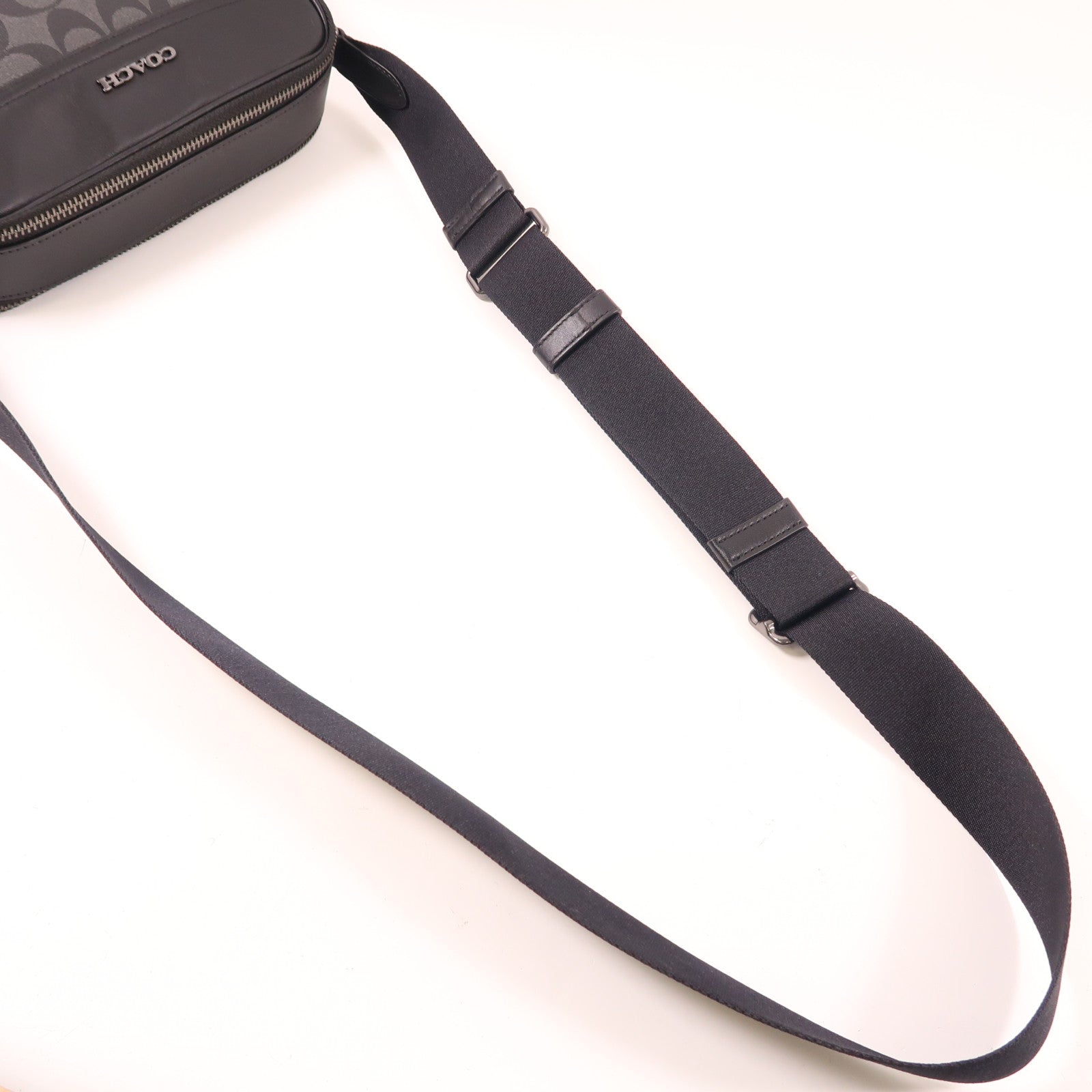COACH 塗層帆布/皮革Graham Crossbody Bag肩背袋黑色