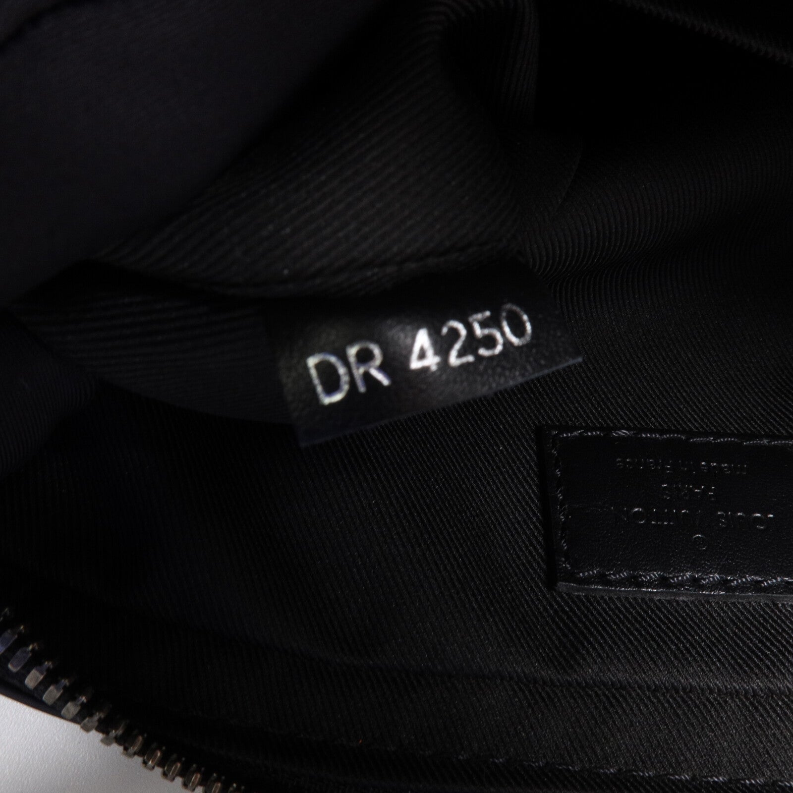 LOUIS VUITTON Monogram Eclipse/Reverse Trio Messenger肩背袋