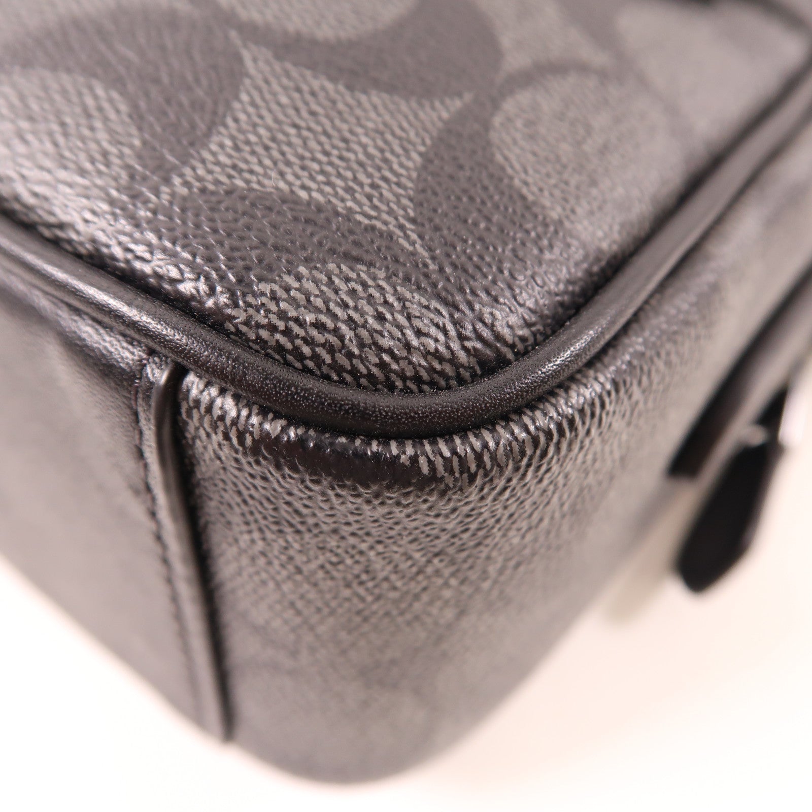 COACH 塗層帆布/皮革Graham Crossbody Bag肩背袋黑色