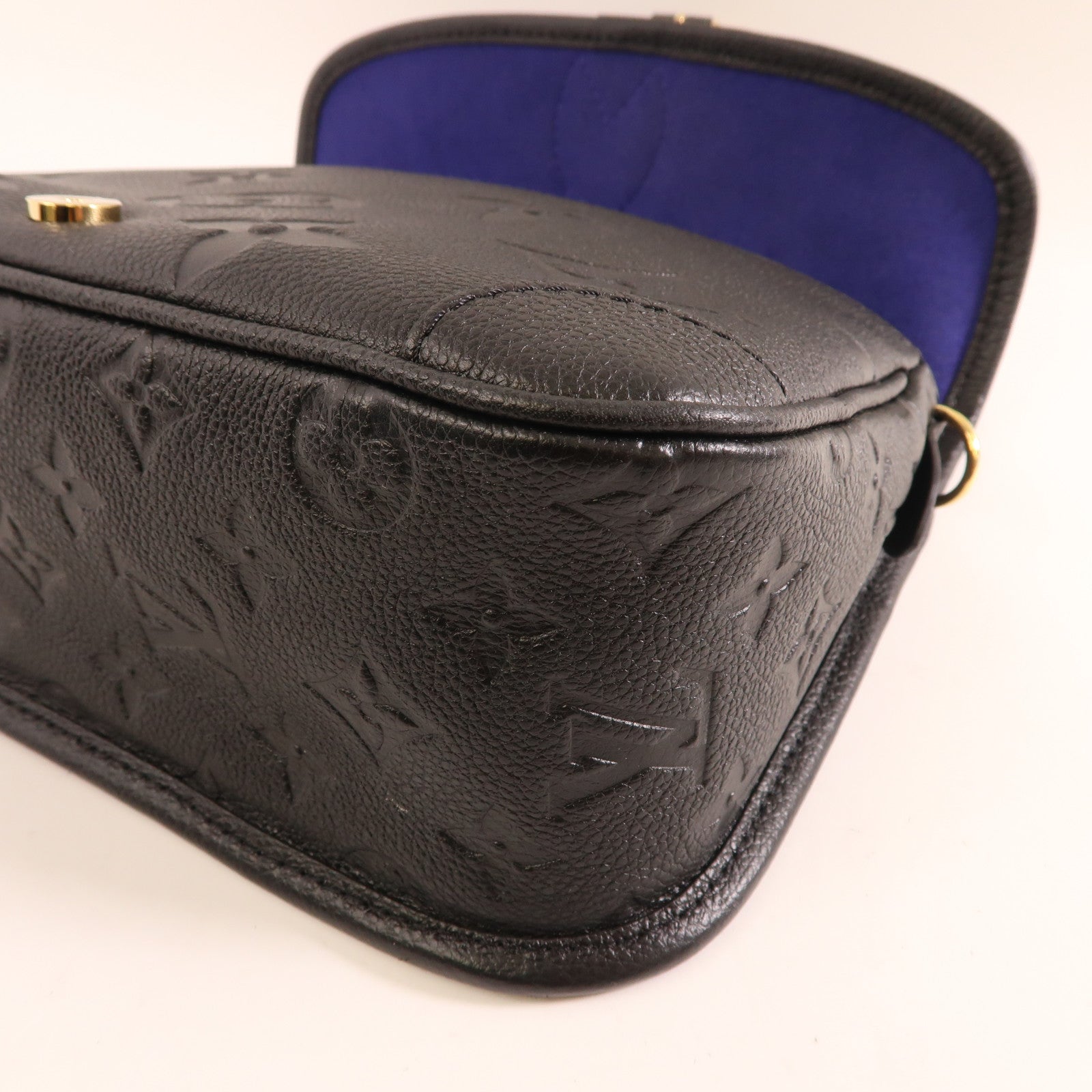 LOUIS VUITTON Monogram Empreinte Diane金扣肩背袋黑色