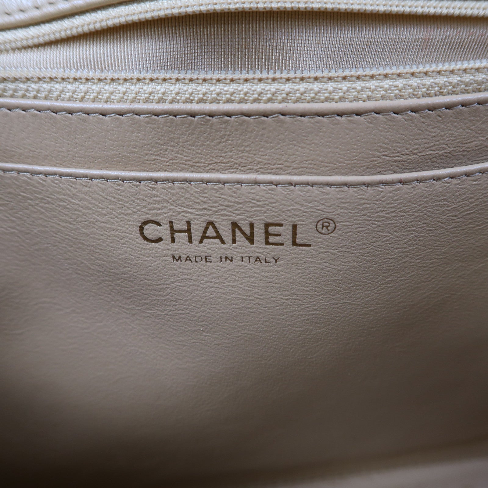 CHANEL 【激減優惠】菱格漆皮皮革Jumbo Classic Bag金扣鏈帶肩背袋黃色