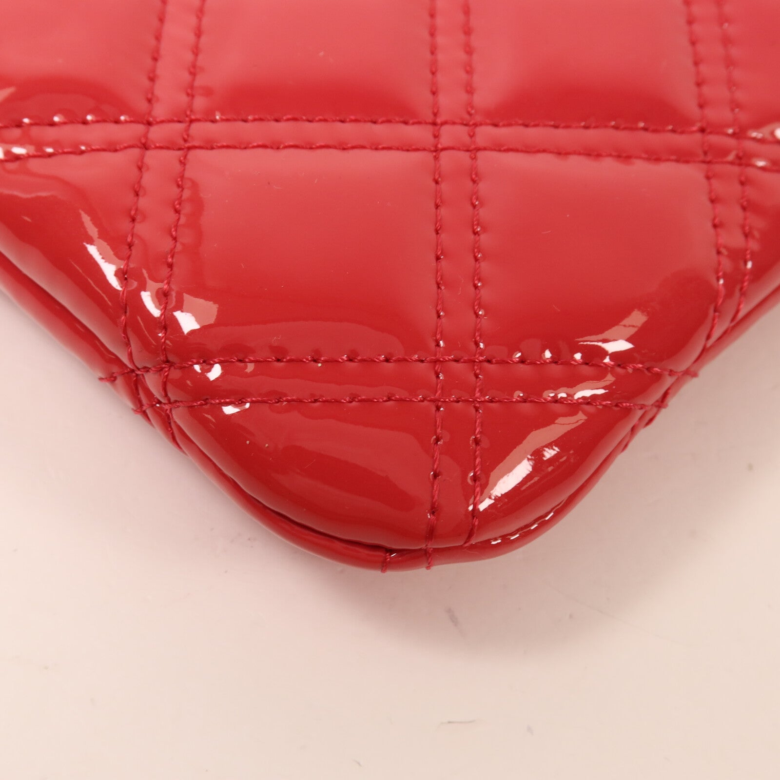 CHANEL 漆皮皮革Matelasse O-Case Clutch手拿包