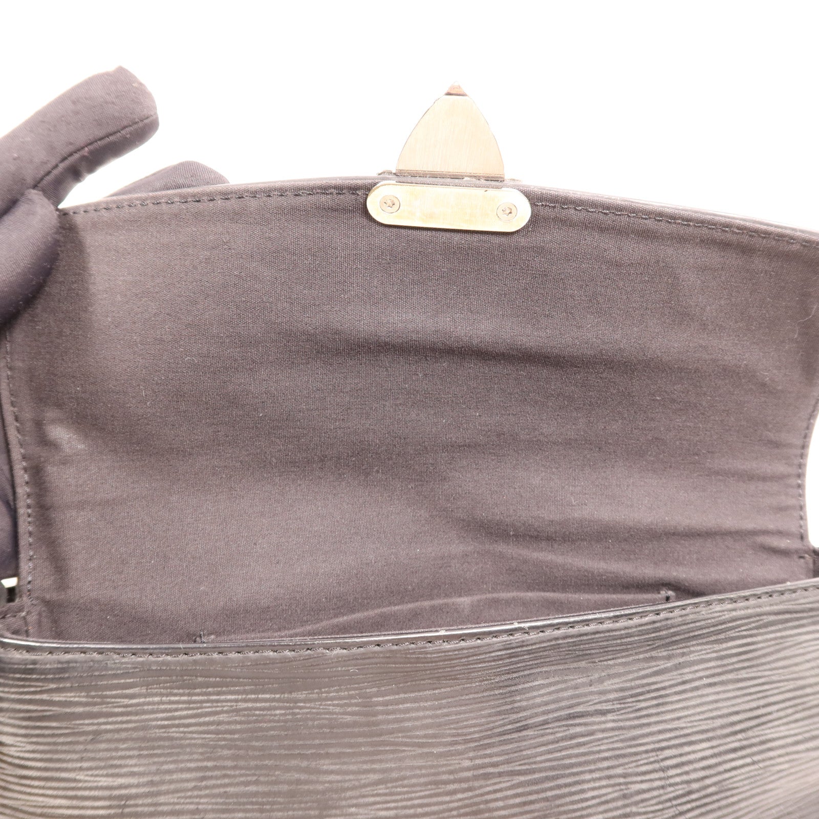 LOUIS VUITTON Epi Segur Pochette銀扣肩背袋