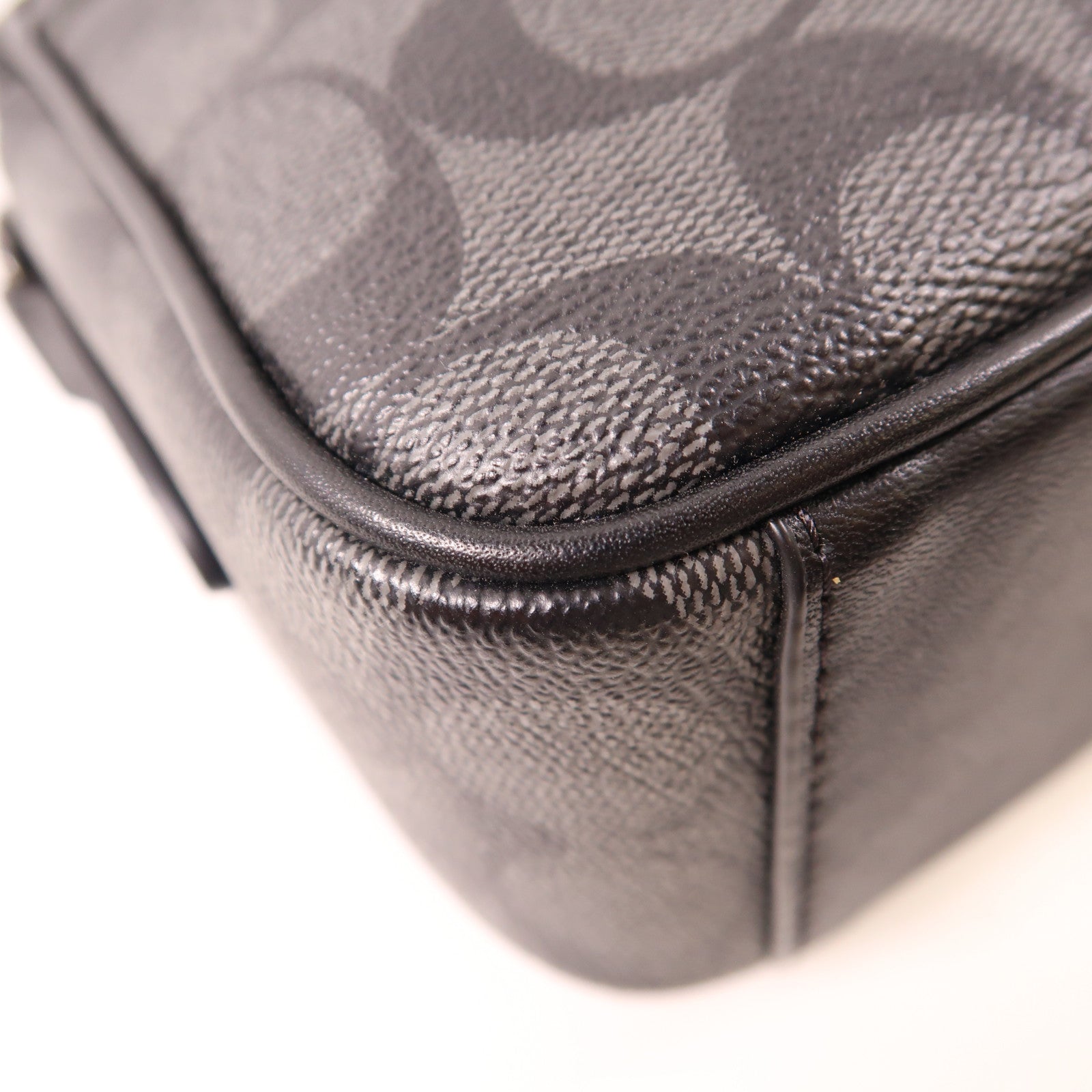 COACH 塗層帆布/皮革Graham Crossbody Bag肩背袋黑色