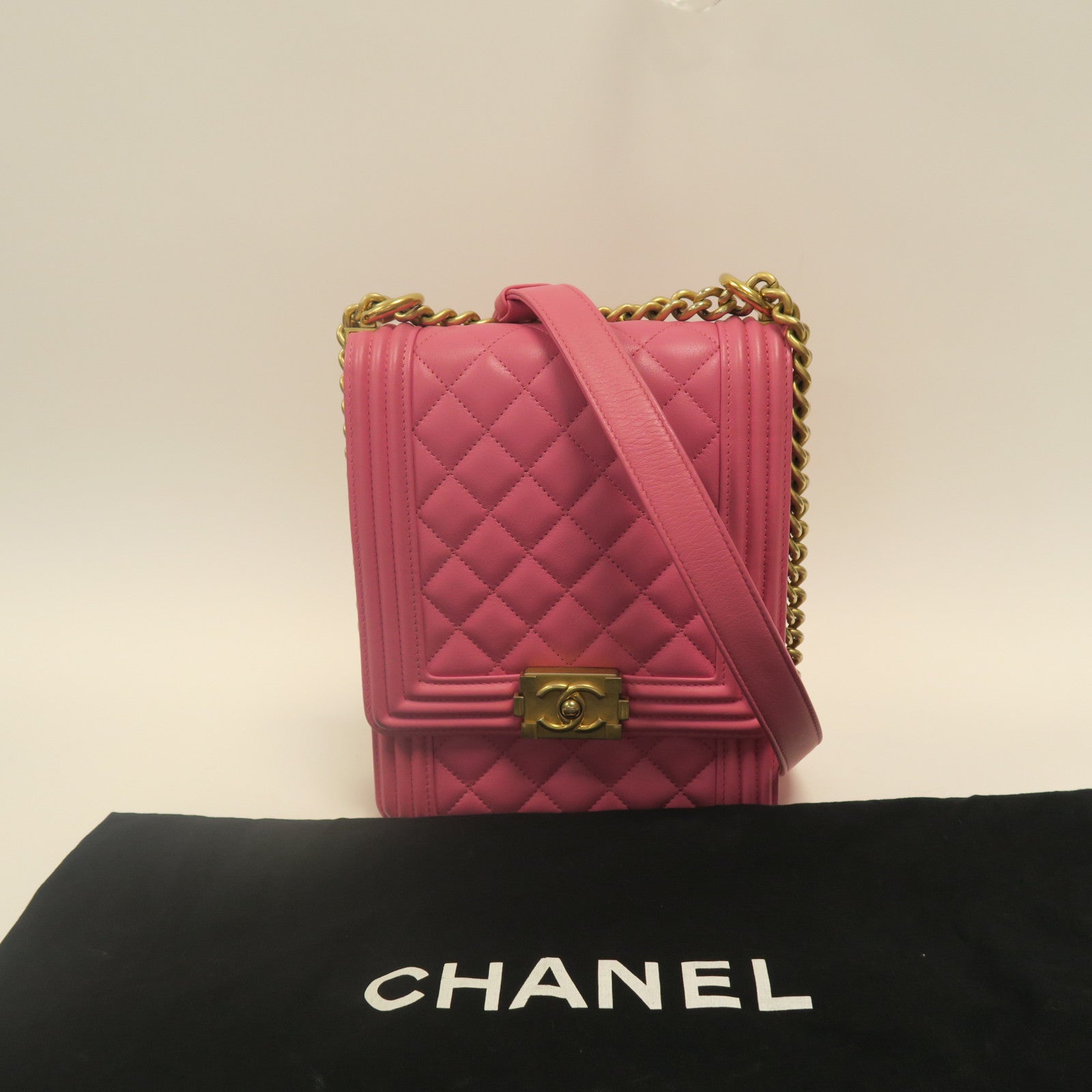 CHANEL **【激減優惠】菱格牛皮皮革Boy North South Bag金扣鏈帶肩背袋粉紅色