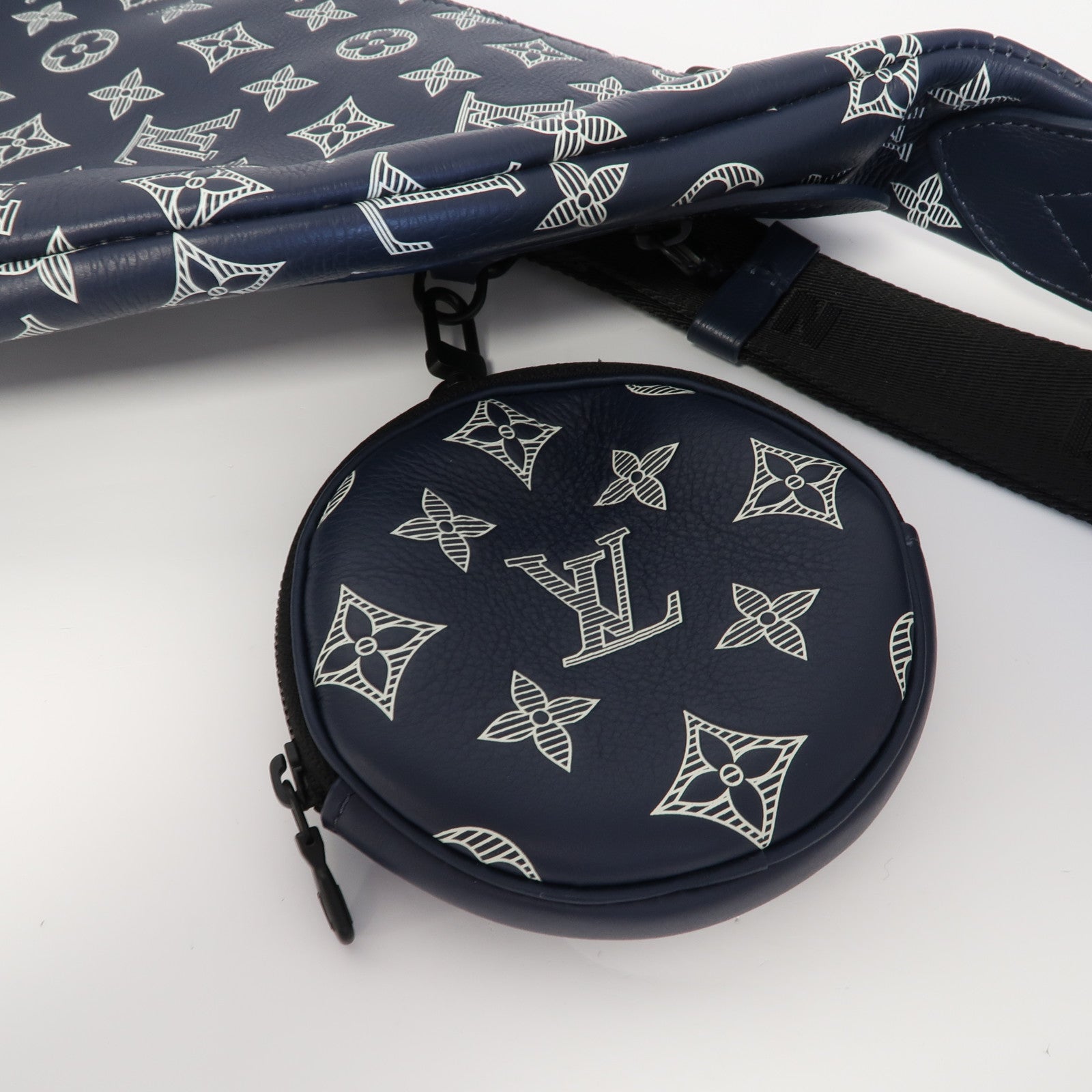 LOUIS VUITTON Monogram Duo Slingbag肩背袋深藍色
