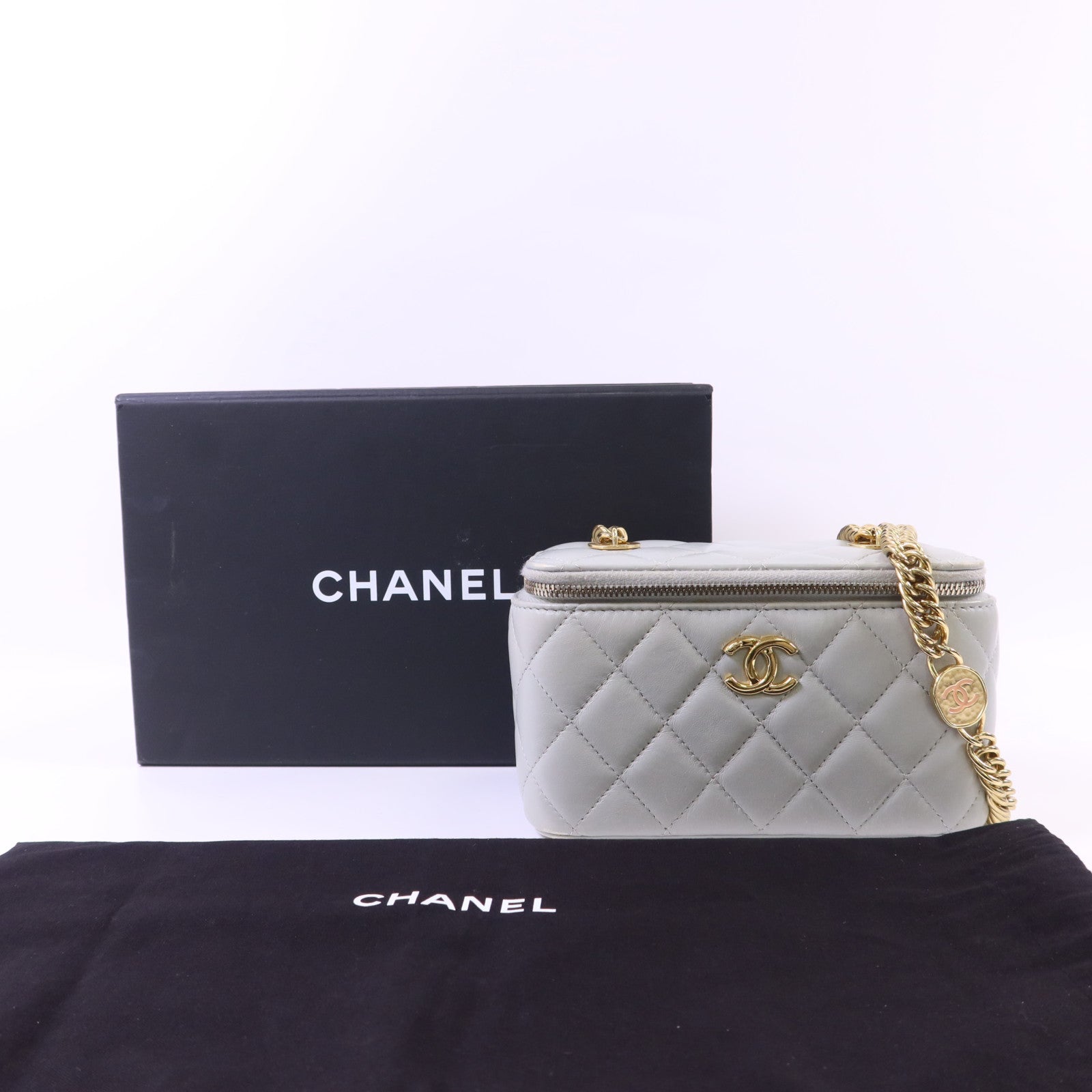 CHANEL 羊皮皮革Vanity Case金扣鏈帶肩背袋