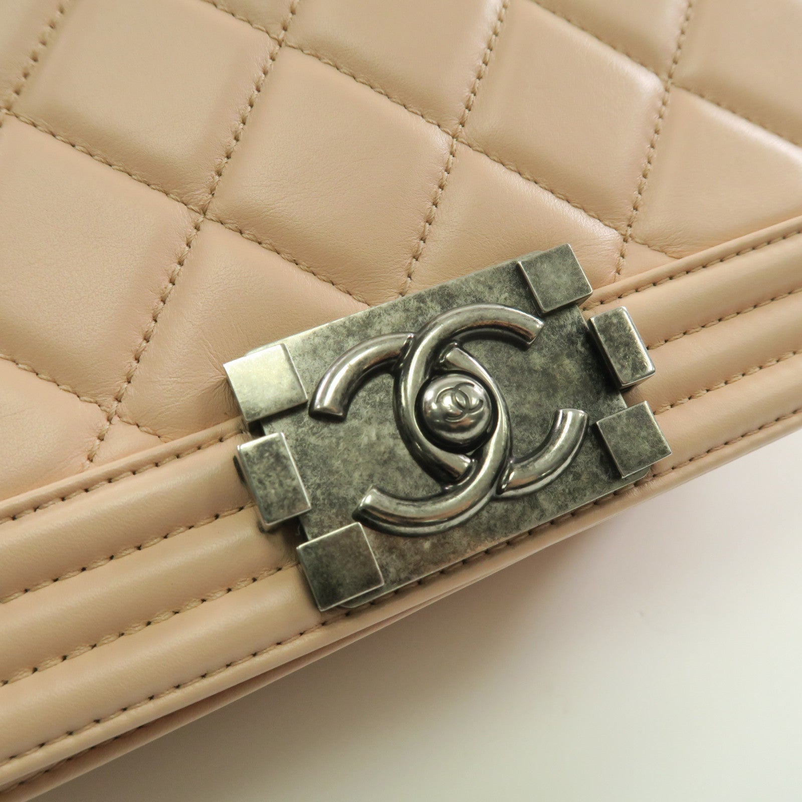 CHANEL 菱格羊皮皮革Boy 25銀扣鏈帶肩背袋粉紅色