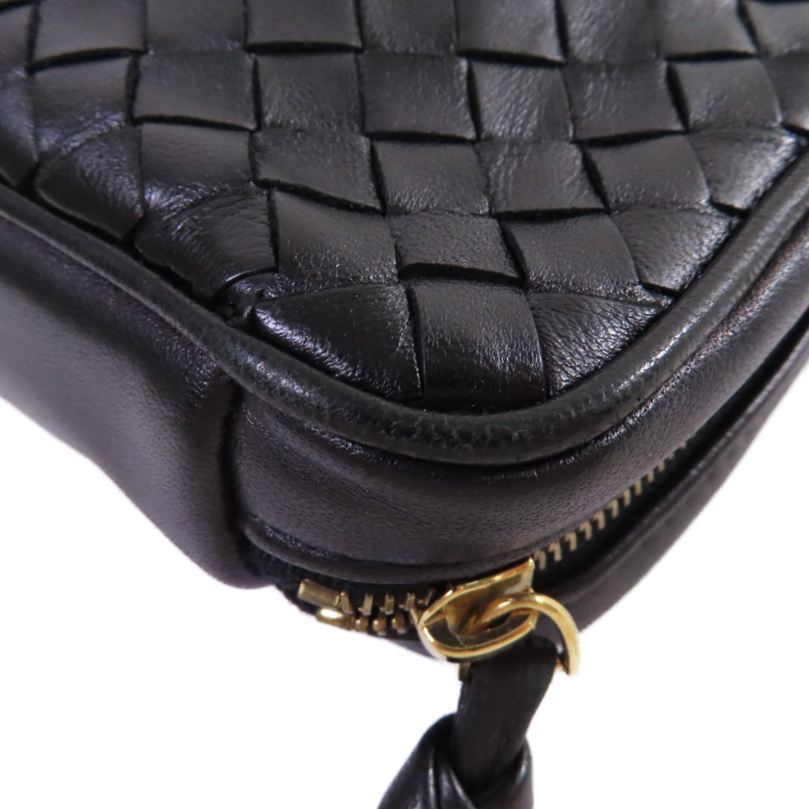 BOTTEGA VENETA 織紋皮革Pouch金扣手拿包黑色