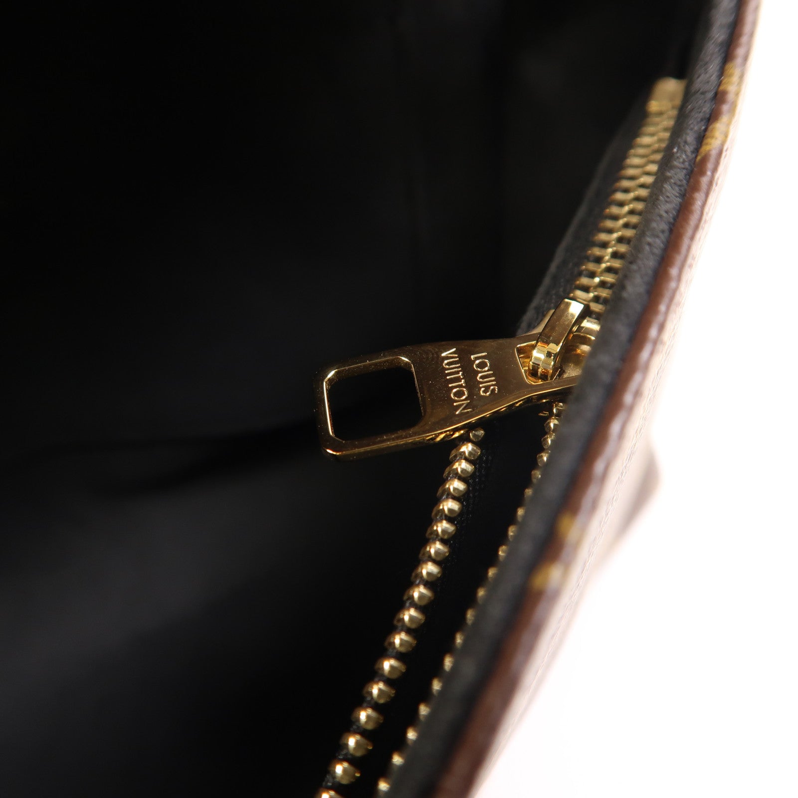 LOUIS VUITTON Monogram Saint Placide金扣鏈帶肩背袋