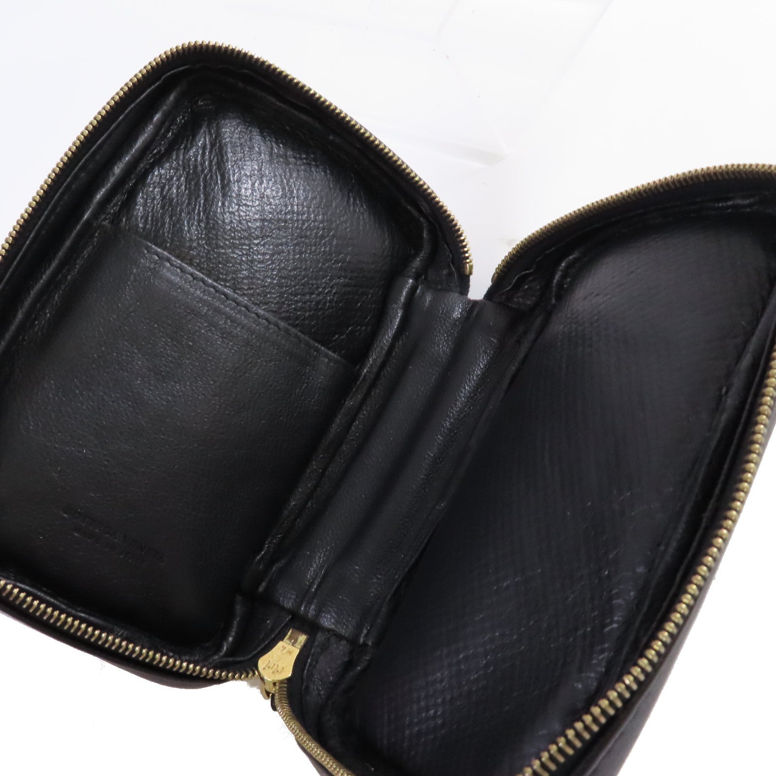 BOTTEGA VENETA 織紋皮革Pouch金扣手拿包黑色