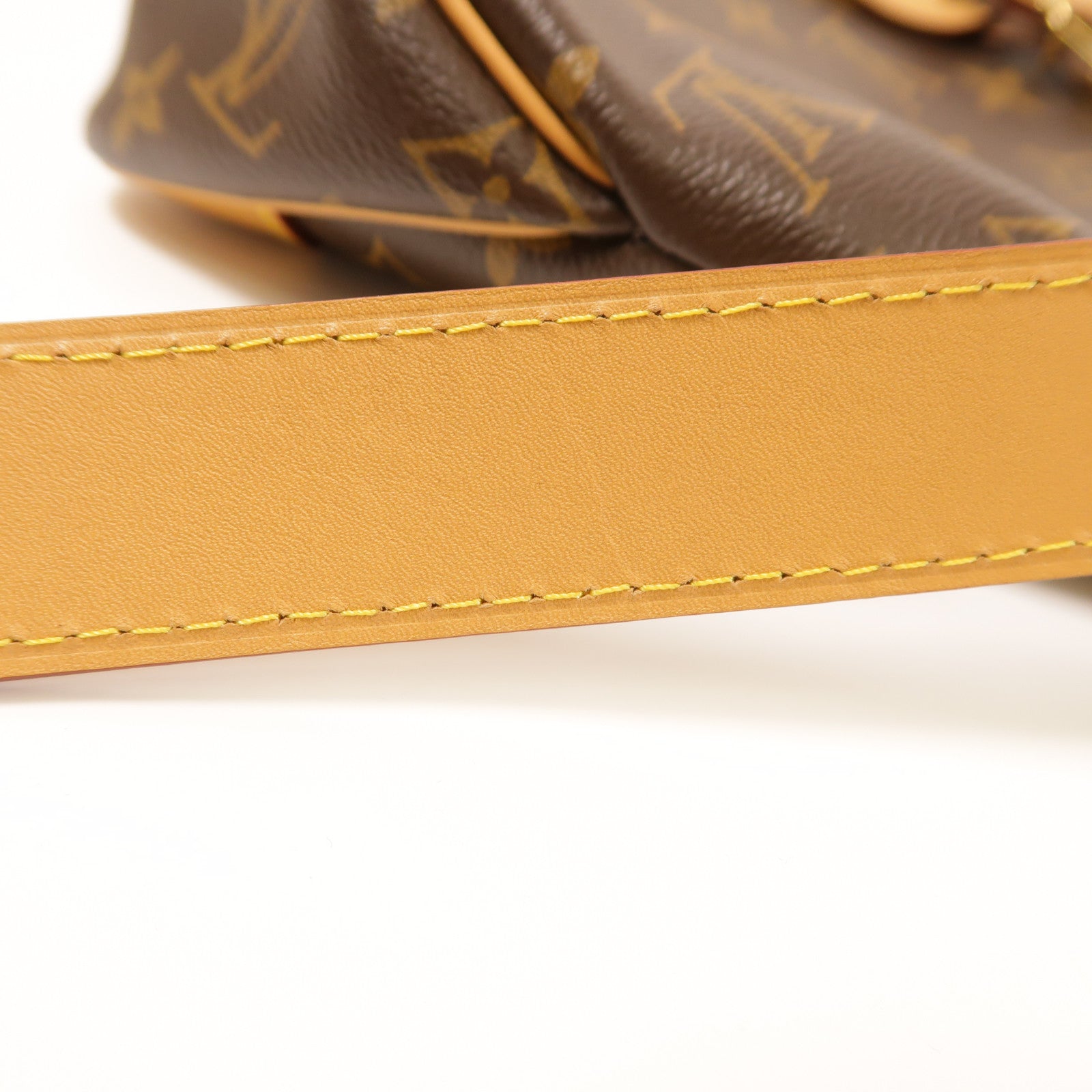 LOUIS VUITTON Monogram Odeon金扣肩背袋