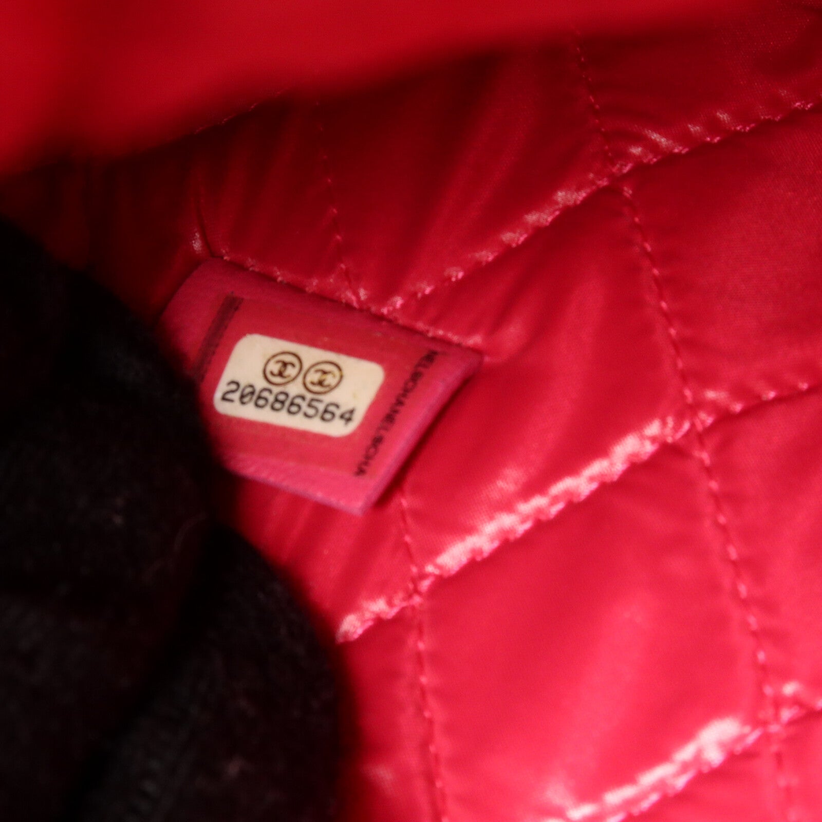 CHANEL 漆皮皮革Matelasse O-Case Clutch手拿包