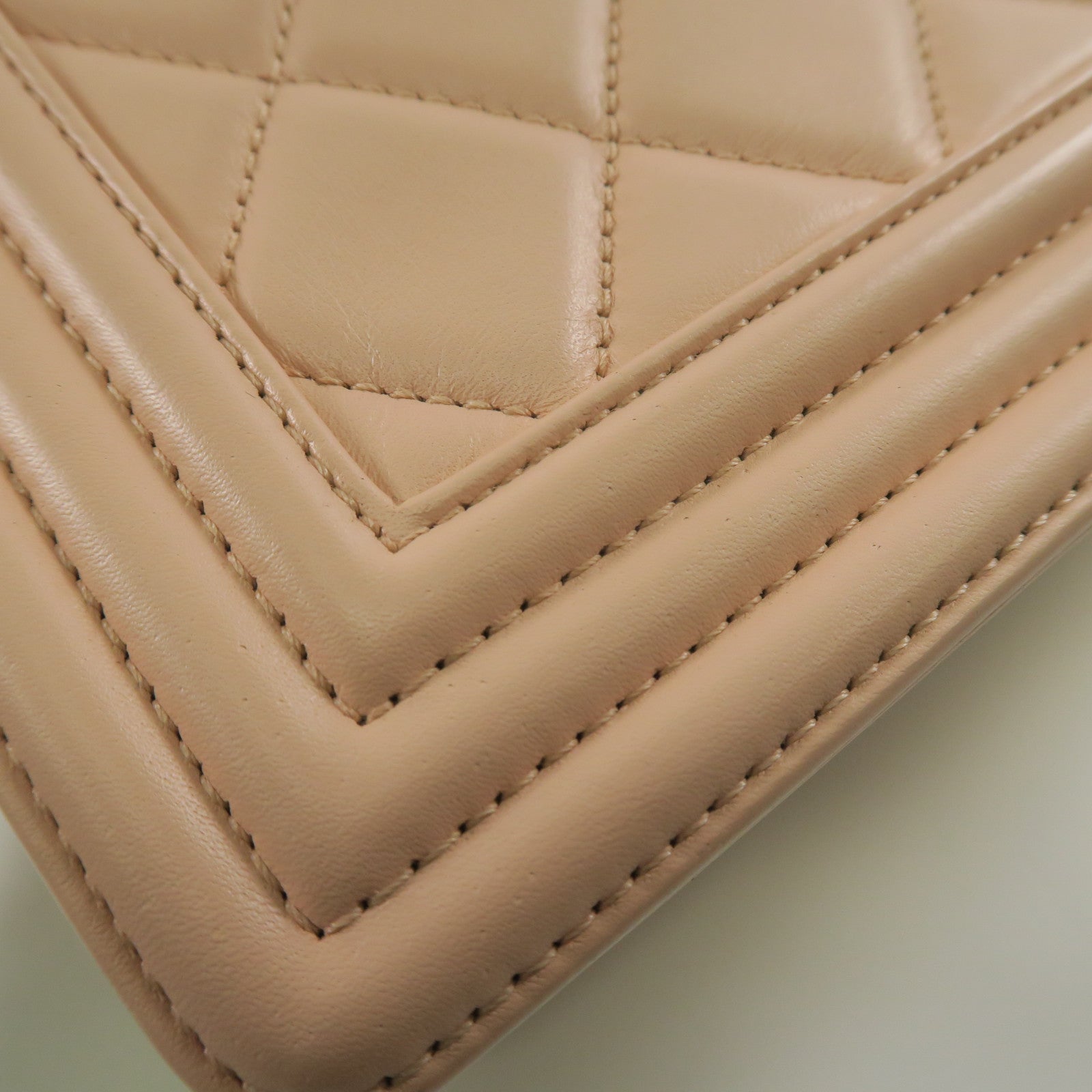 CHANEL 菱格羊皮皮革Boy 25銀扣鏈帶肩背袋粉紅色