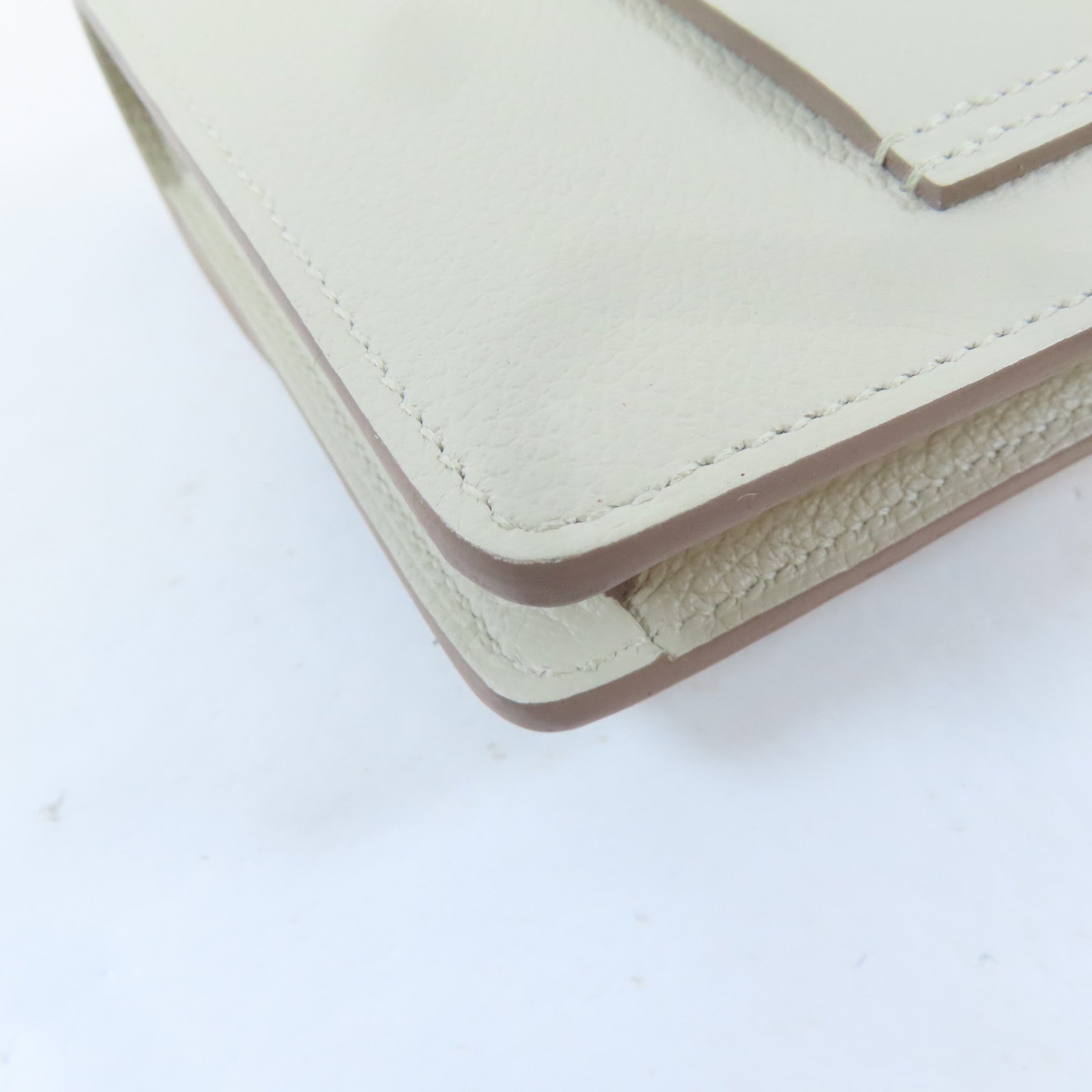 HERMES Chevre皮革Roulis Slim金扣錢包Nata白色