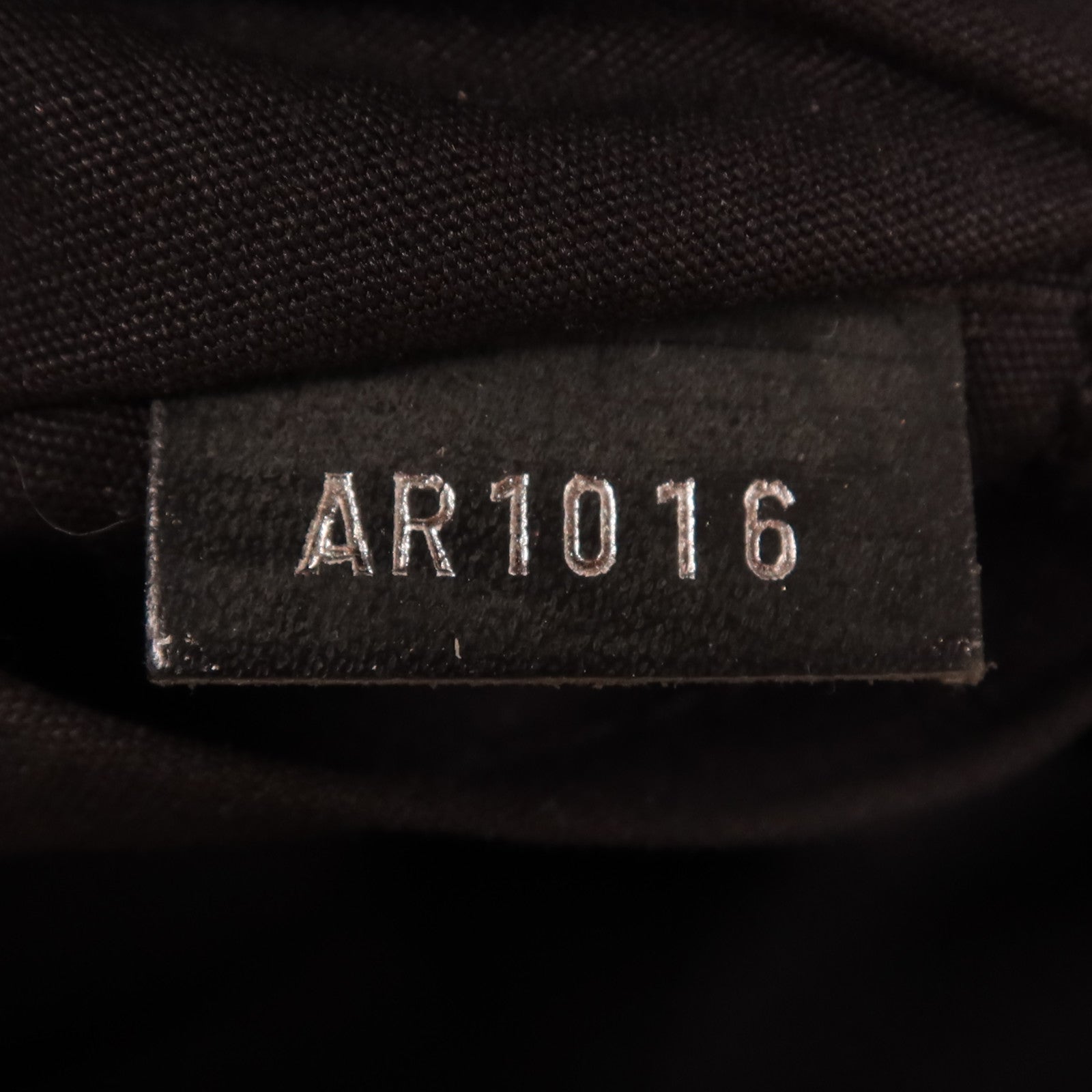 LOUIS VUITTON Epi Segur Pochette銀扣肩背袋