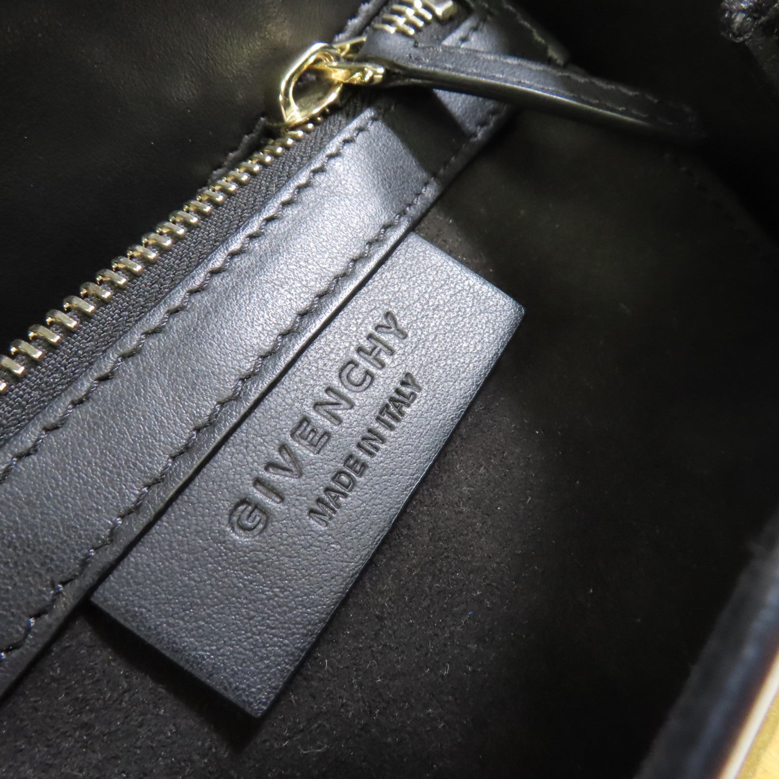 GIVENCHY 牛皮皮革Pandora Box Shoulder Bag金扣肩背袋黑色