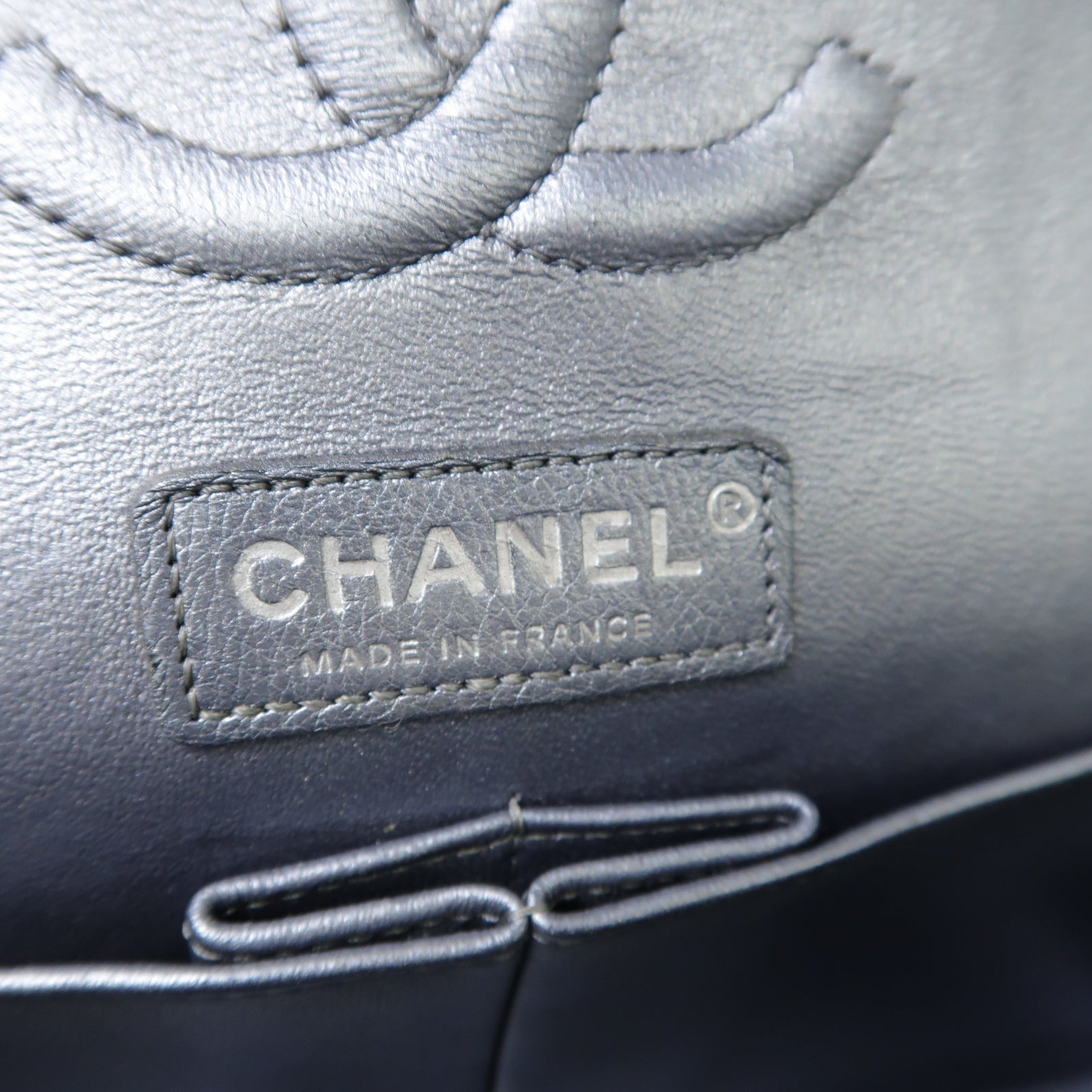 CHANEL **【激減優惠】菱格Caviar皮革Classic 25銀扣鏈帶肩背袋灰色