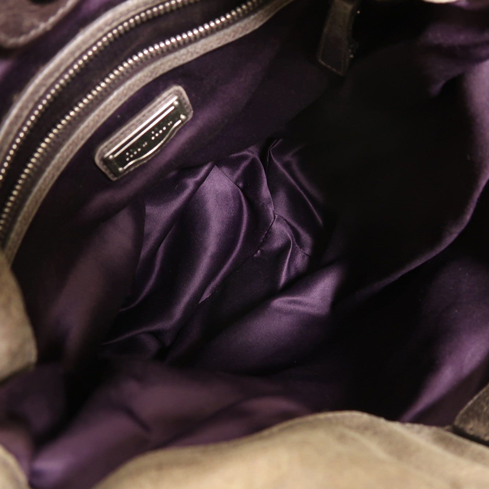 Miu Miu 牛皮皮革Shoulder Bag銀扣肩背袋