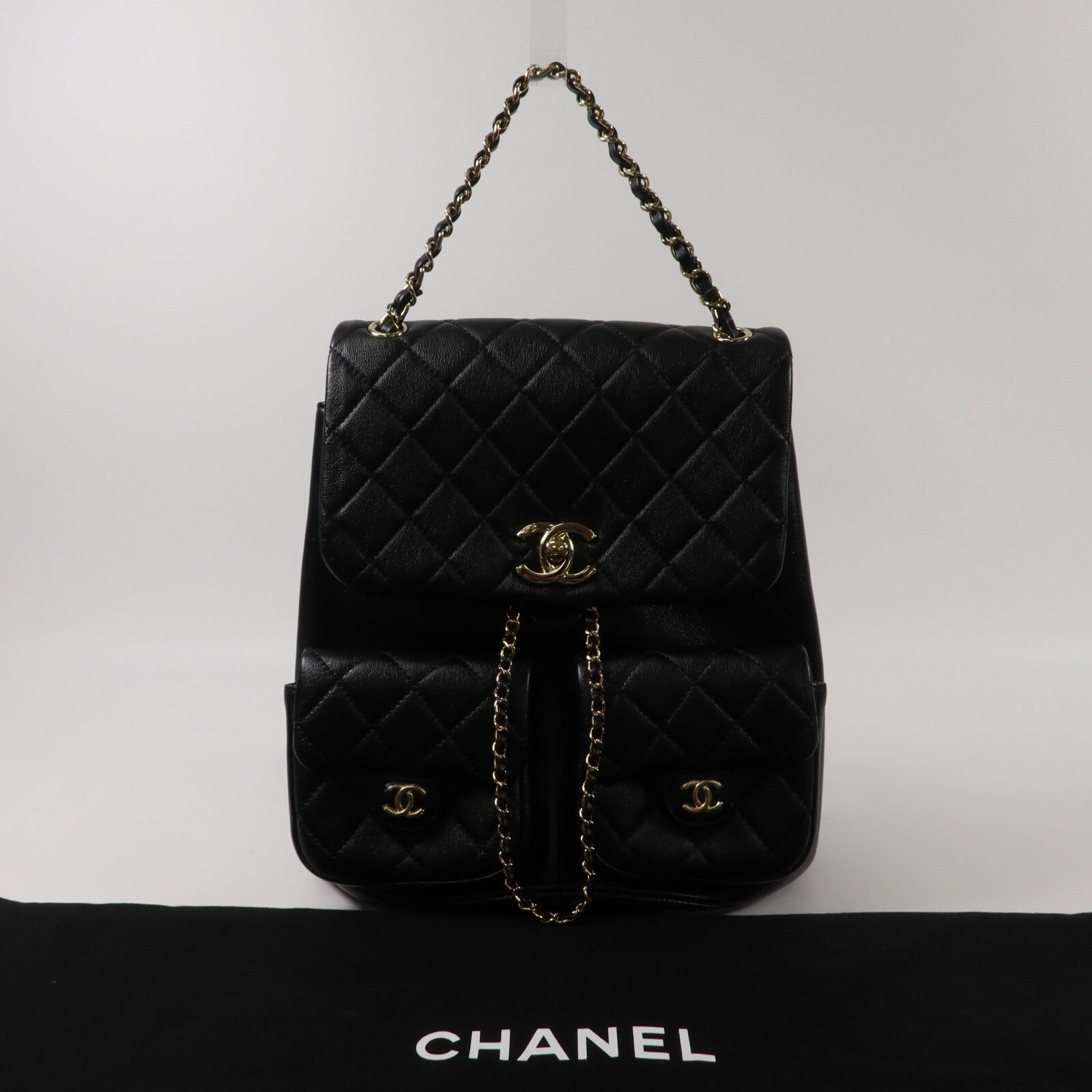 CHANEL 牛皮皮革Duma Backpack Large鏈帶背包