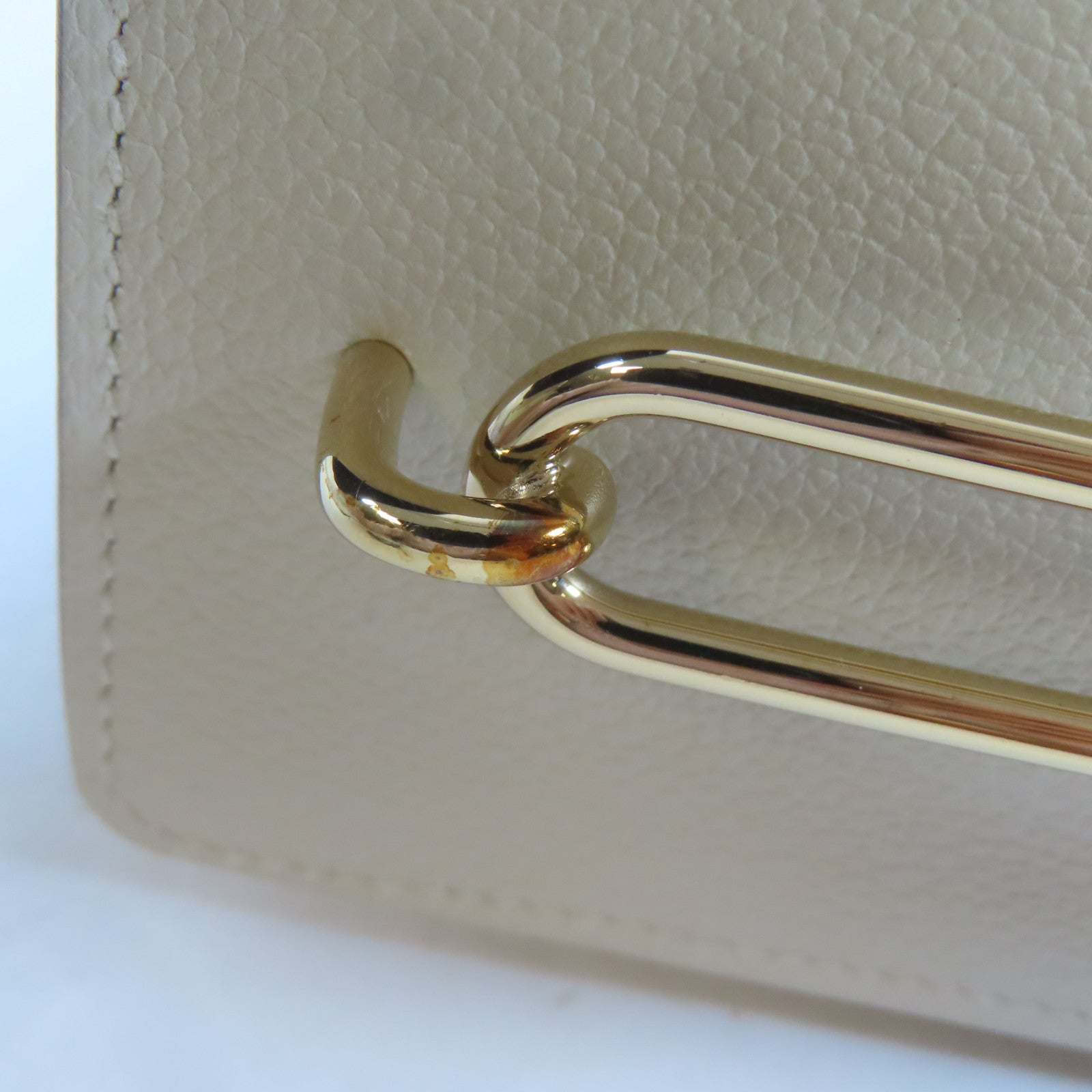 HERMES Chevre皮革Roulis Slim金扣錢包Nata白色