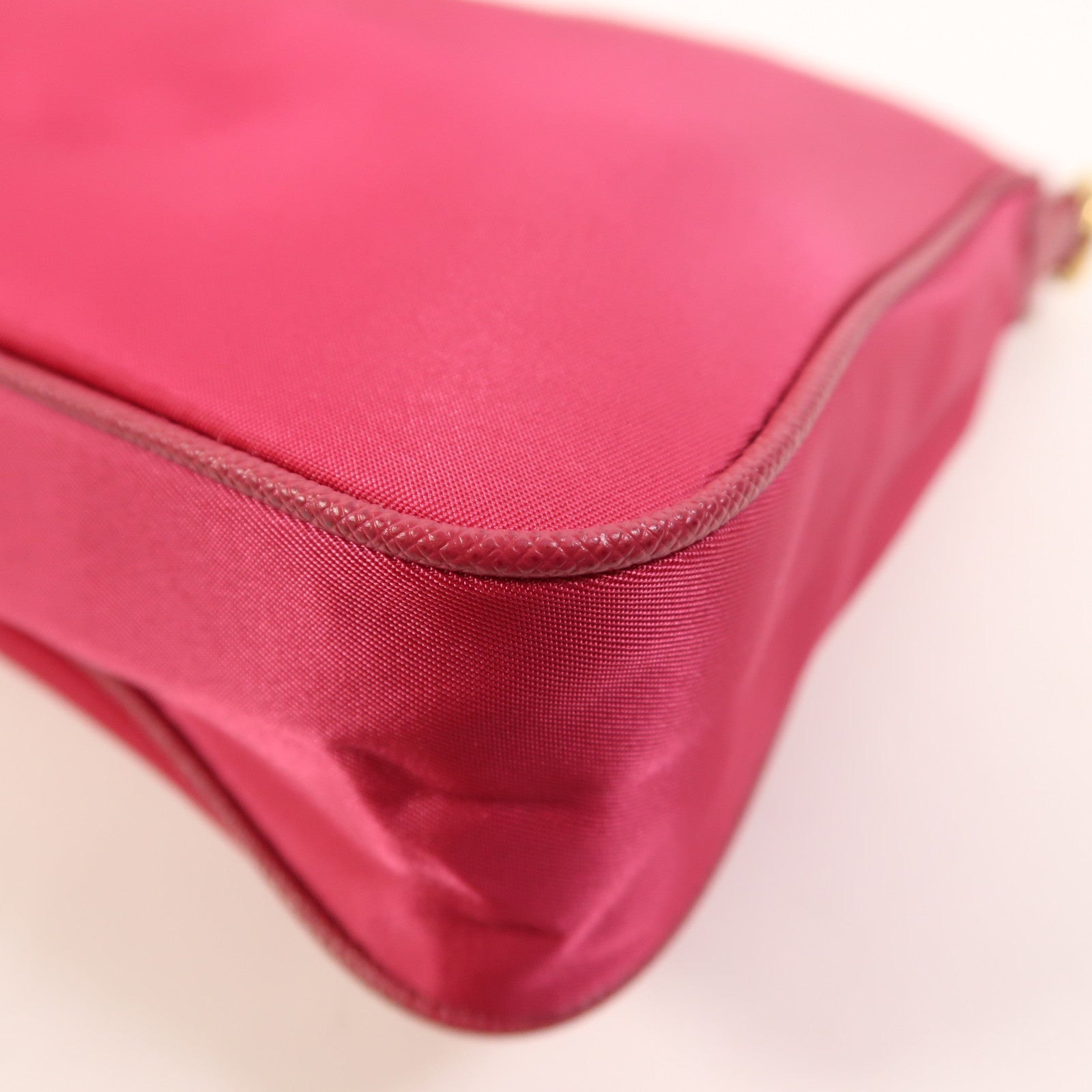 PRADA 尼龍Shoulder Bag金扣肩背袋