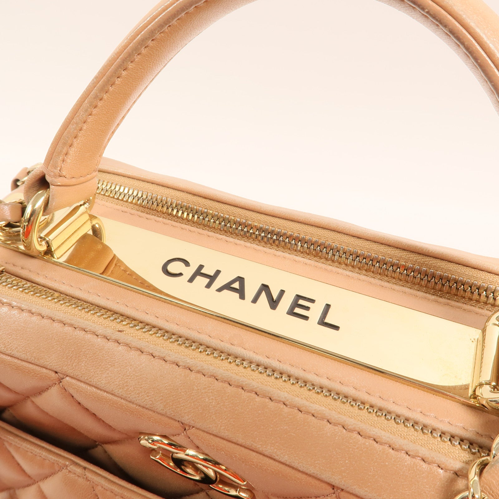 CHANEL 羊皮皮革Trendy CC Bowling金扣鏈帶手挽肩背兩用袋