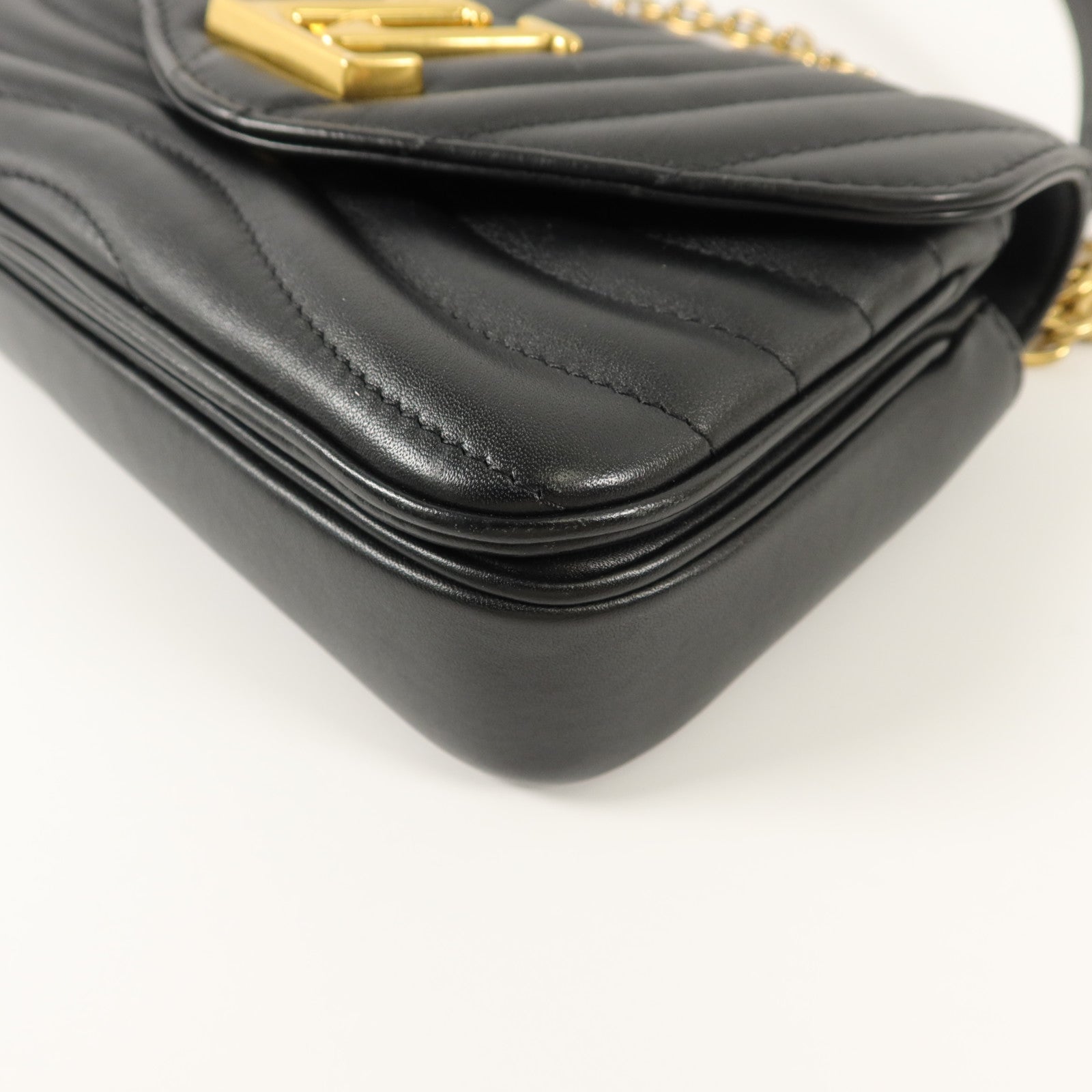 LOUIS VUITTON 牛皮皮革New Wave Chain Bag PM鏈帶肩背袋
