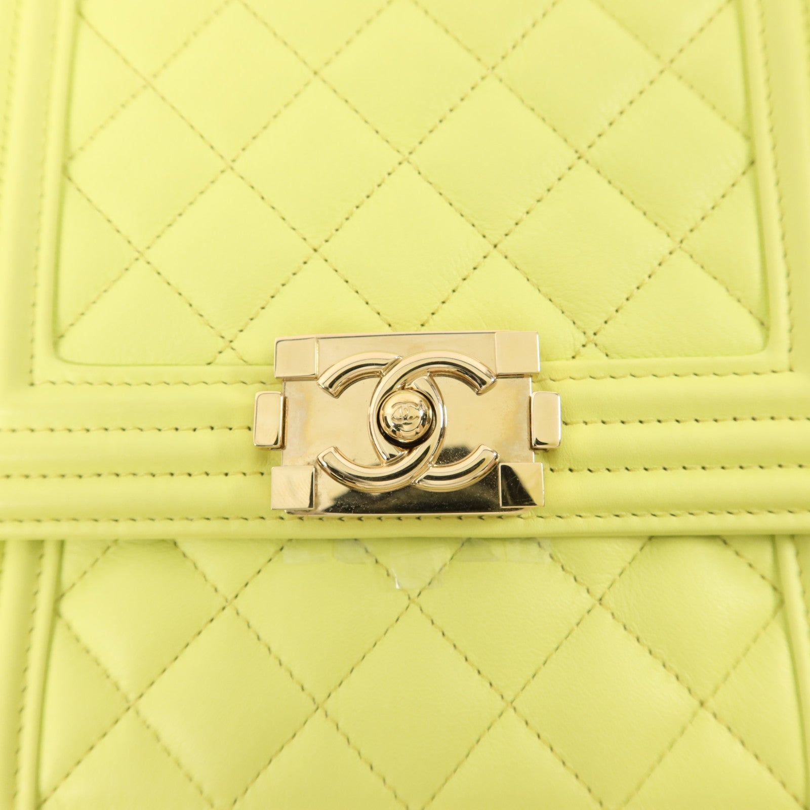 CHANEL 牛皮皮革Le Boy金扣鏈帶肩背袋