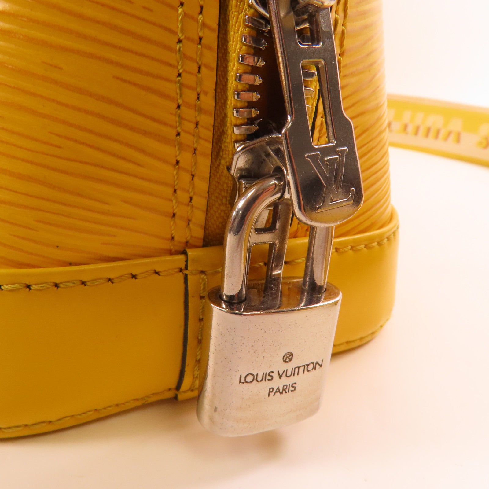 LOUIS VUITTON Epi Alma BB銀扣手挽肩背兩用袋