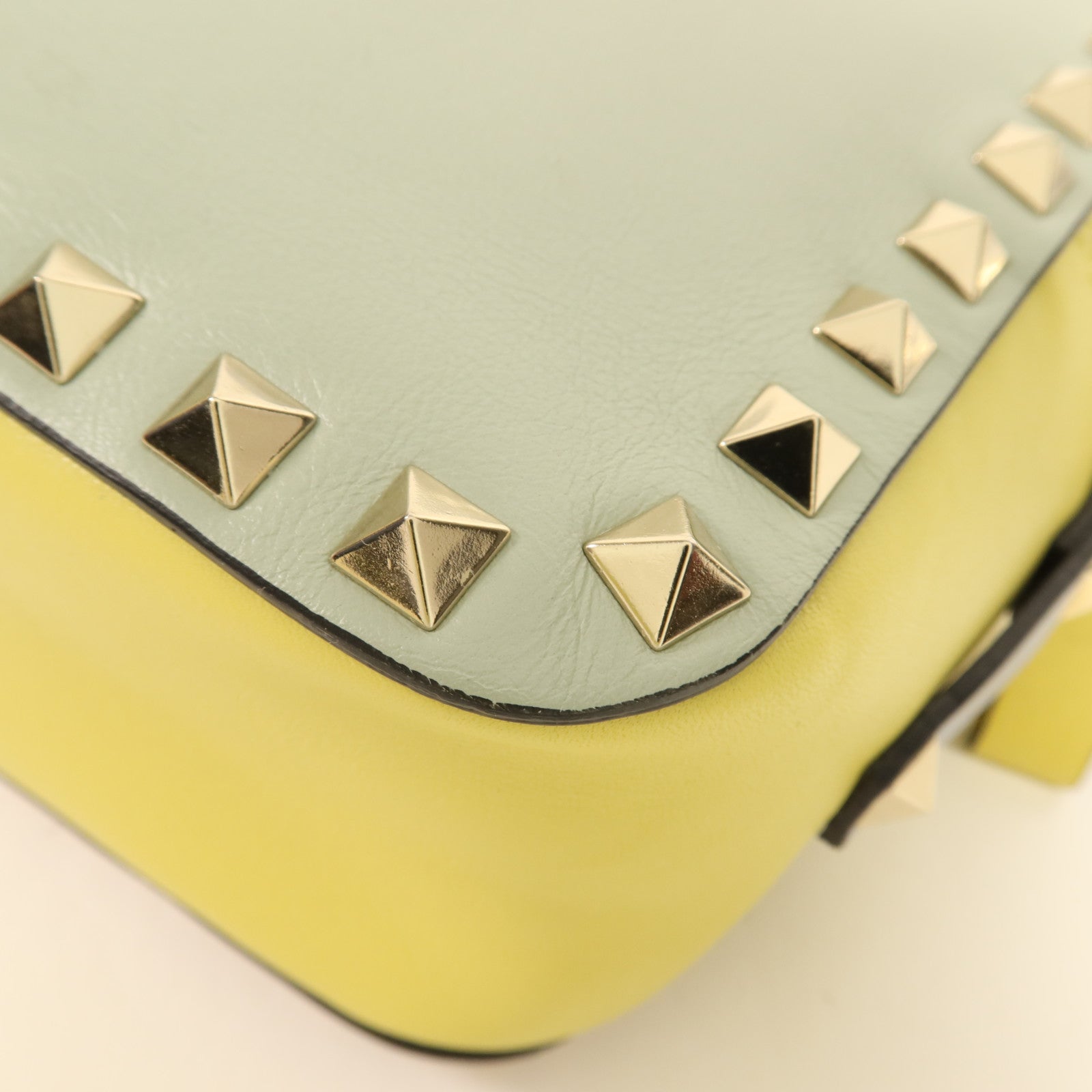 Valentino 牛皮皮革Shoulder Bag金扣肩背袋