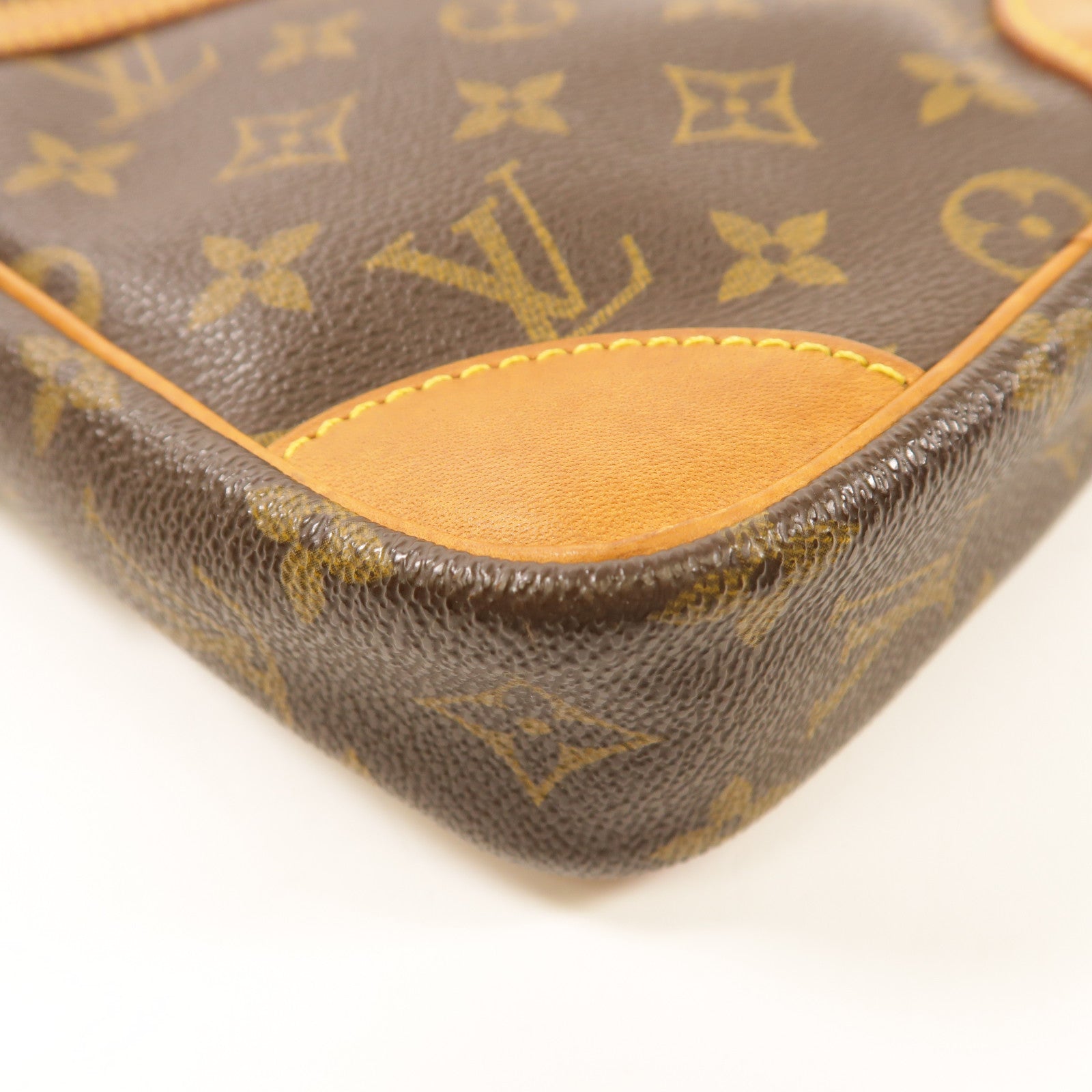 LOUIS VUITTON Monogram Danube金扣肩背袋