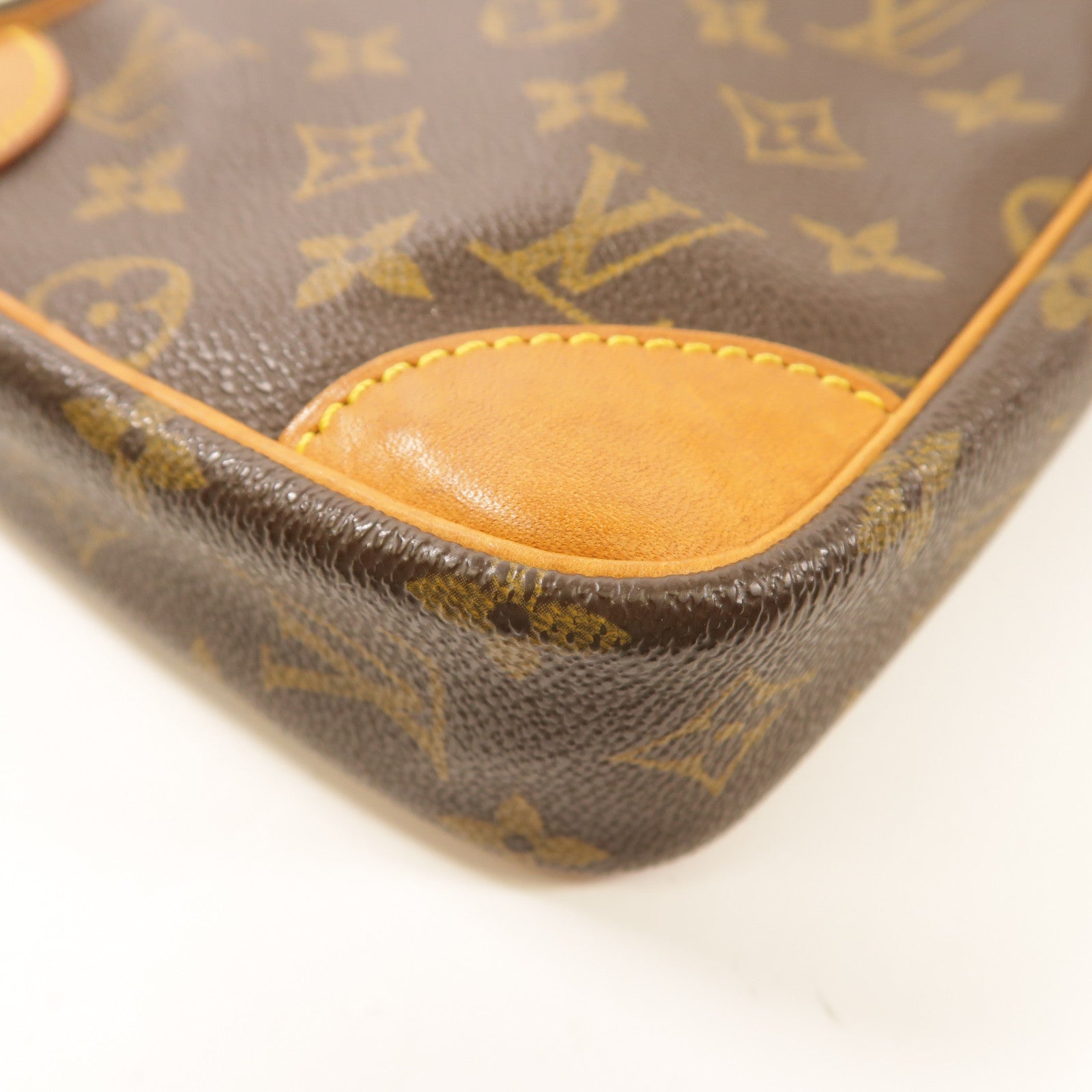 LOUIS VUITTON Monogram Danube金扣肩背袋