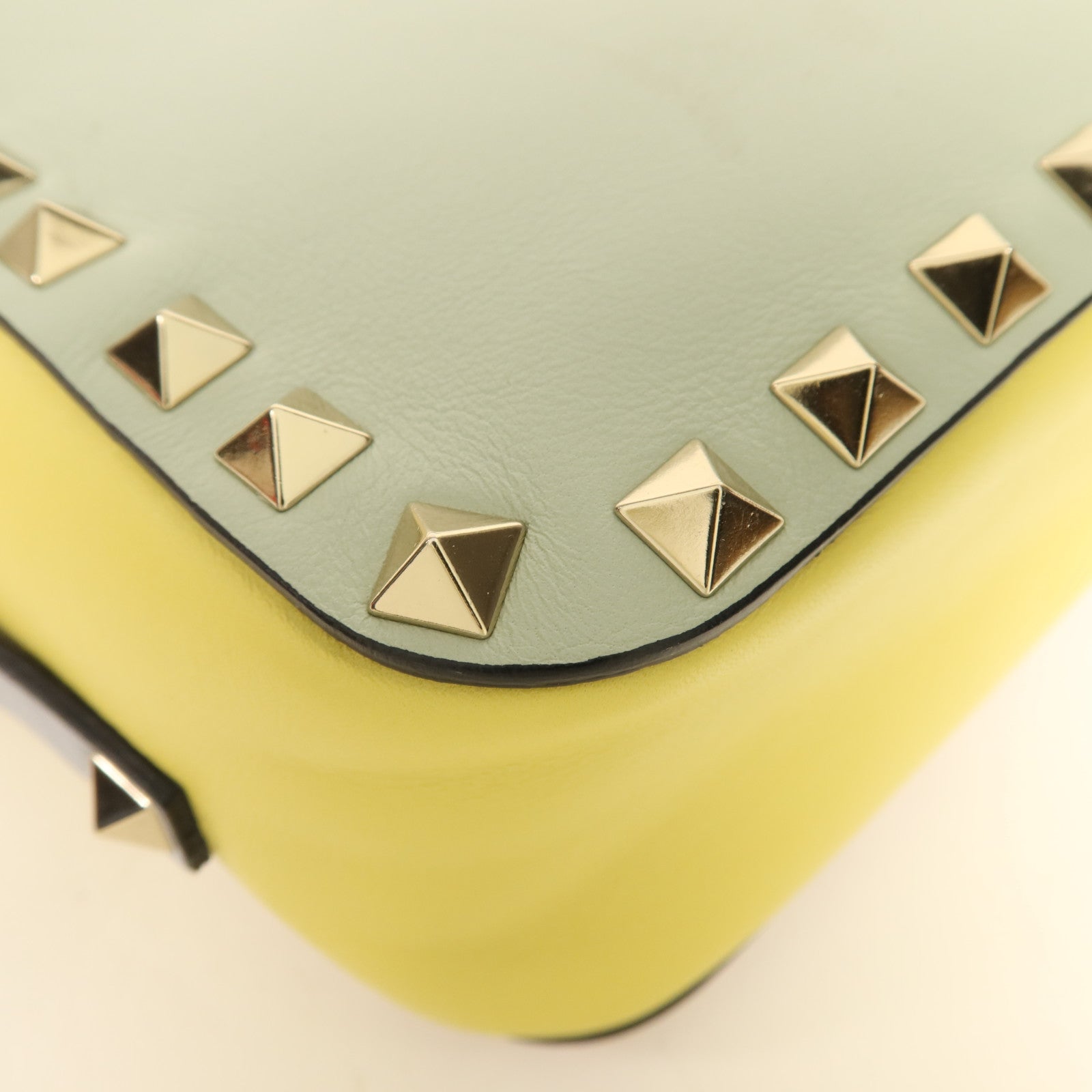 Valentino 牛皮皮革Shoulder Bag金扣肩背袋