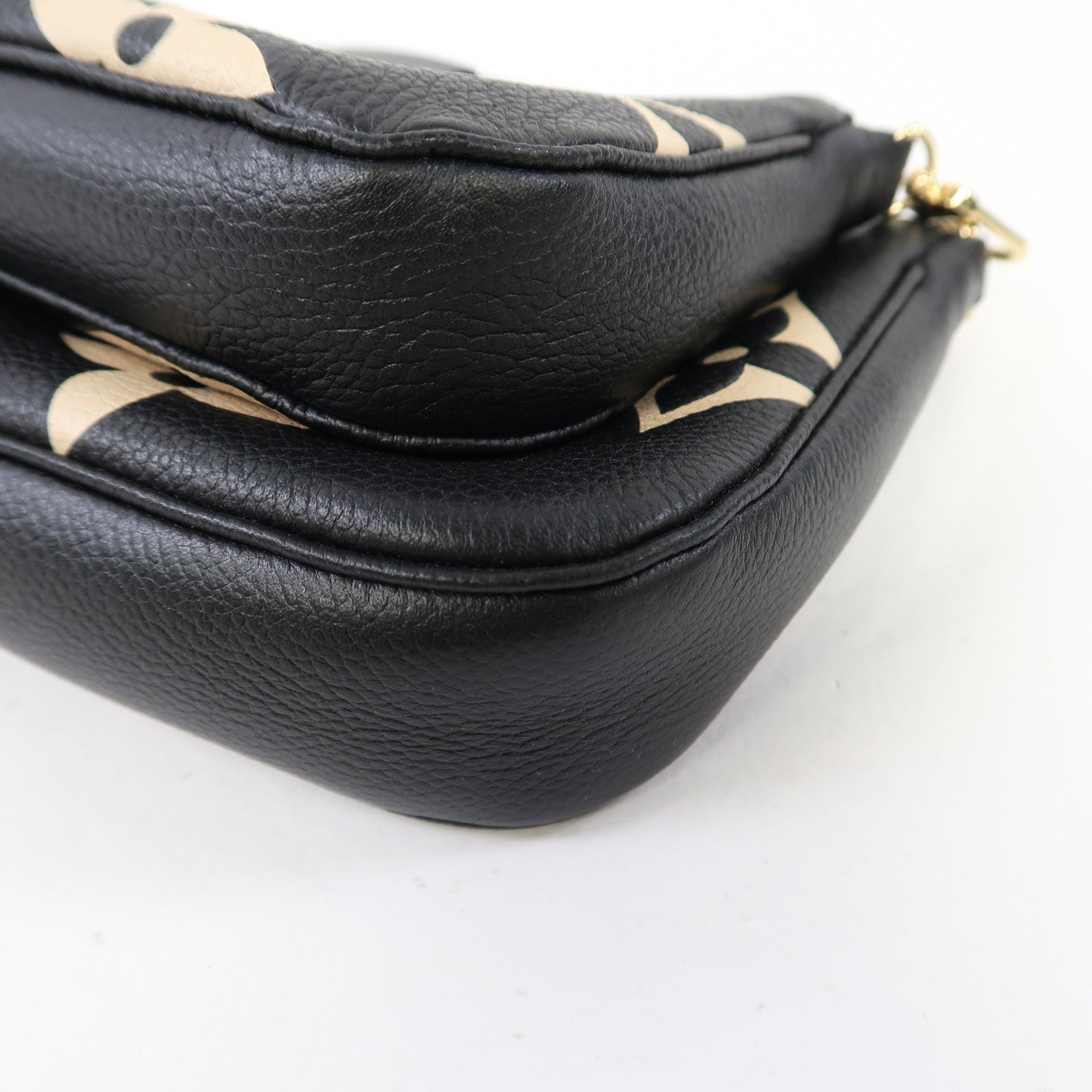 LOUIS VUITTON Monogram Empreinte Multi Pochette Accessoires金扣肩背袋黑色/米色