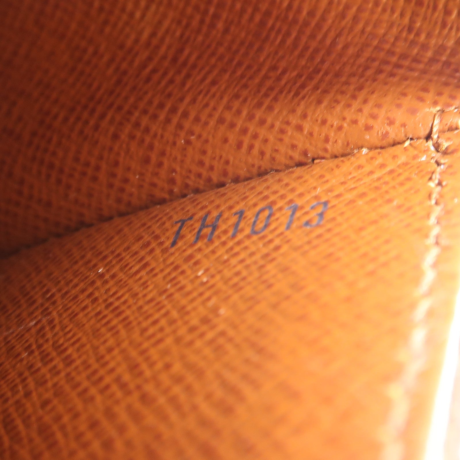 LOUIS VUITTON Monogram Saint Cloud GM金扣肩背袋