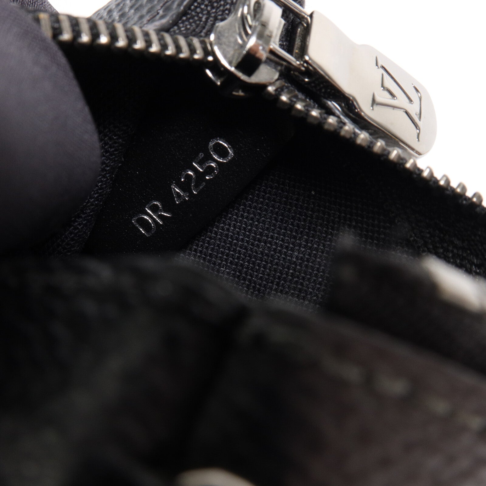 LOUIS VUITTON Monogram Eclipse/Reverse Trio Messenger肩背袋